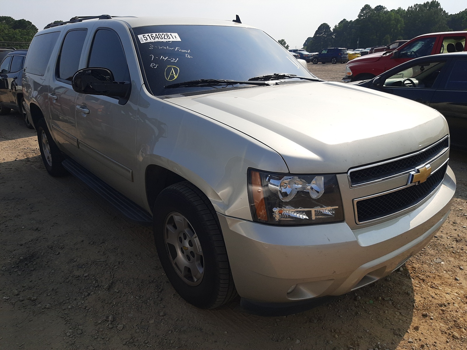 CHEVROLET SUBURBAN C 2013 with VIN 1GNSCJE00DR303593 - Photo from auction