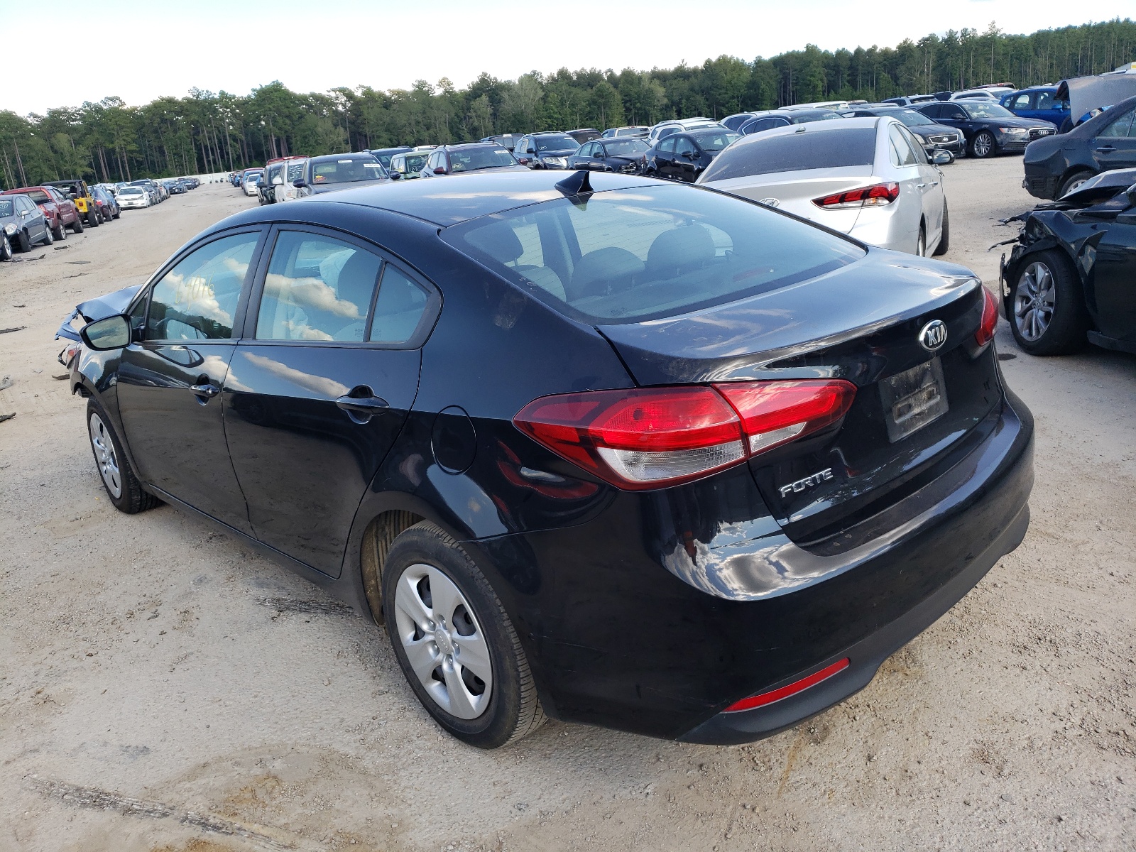 Photo 3 from auction – 2018 KIA FORTE LX with VIN 3KPFK4A75JE254495