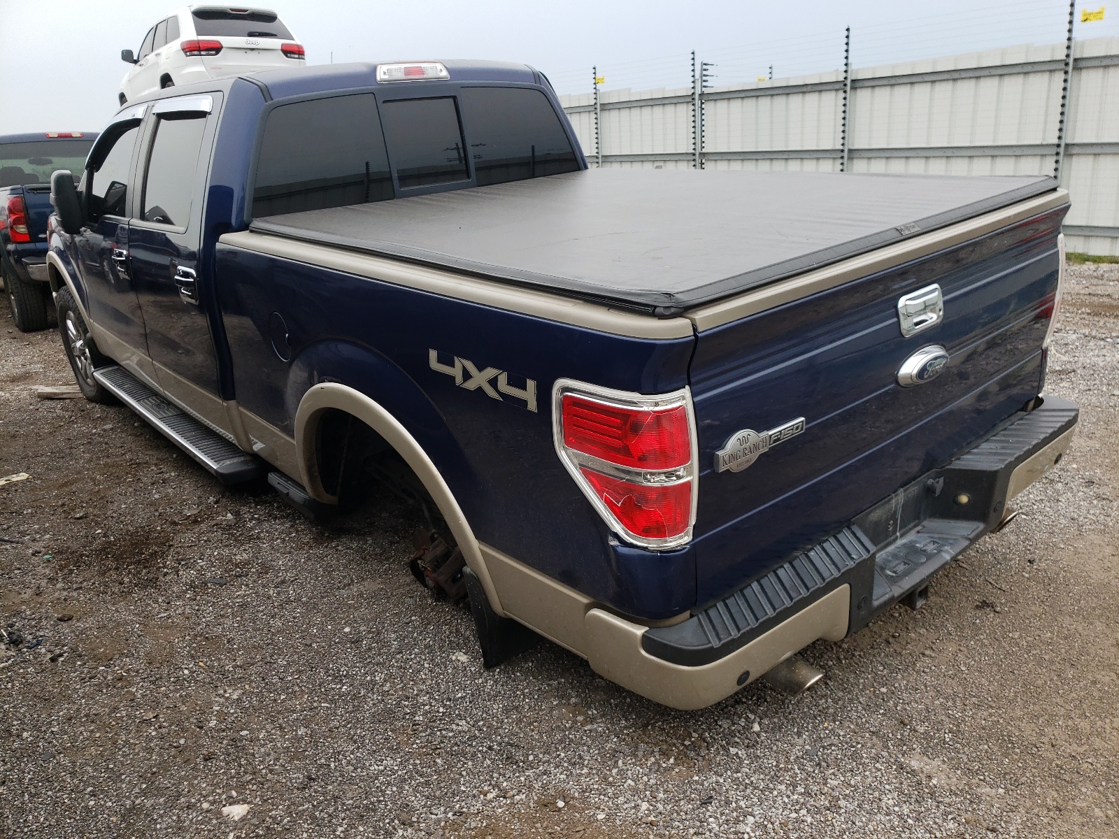 Photo 3 from auction – 2009 FORD F150 SUPER with VIN 1FTPW14V09KC05571