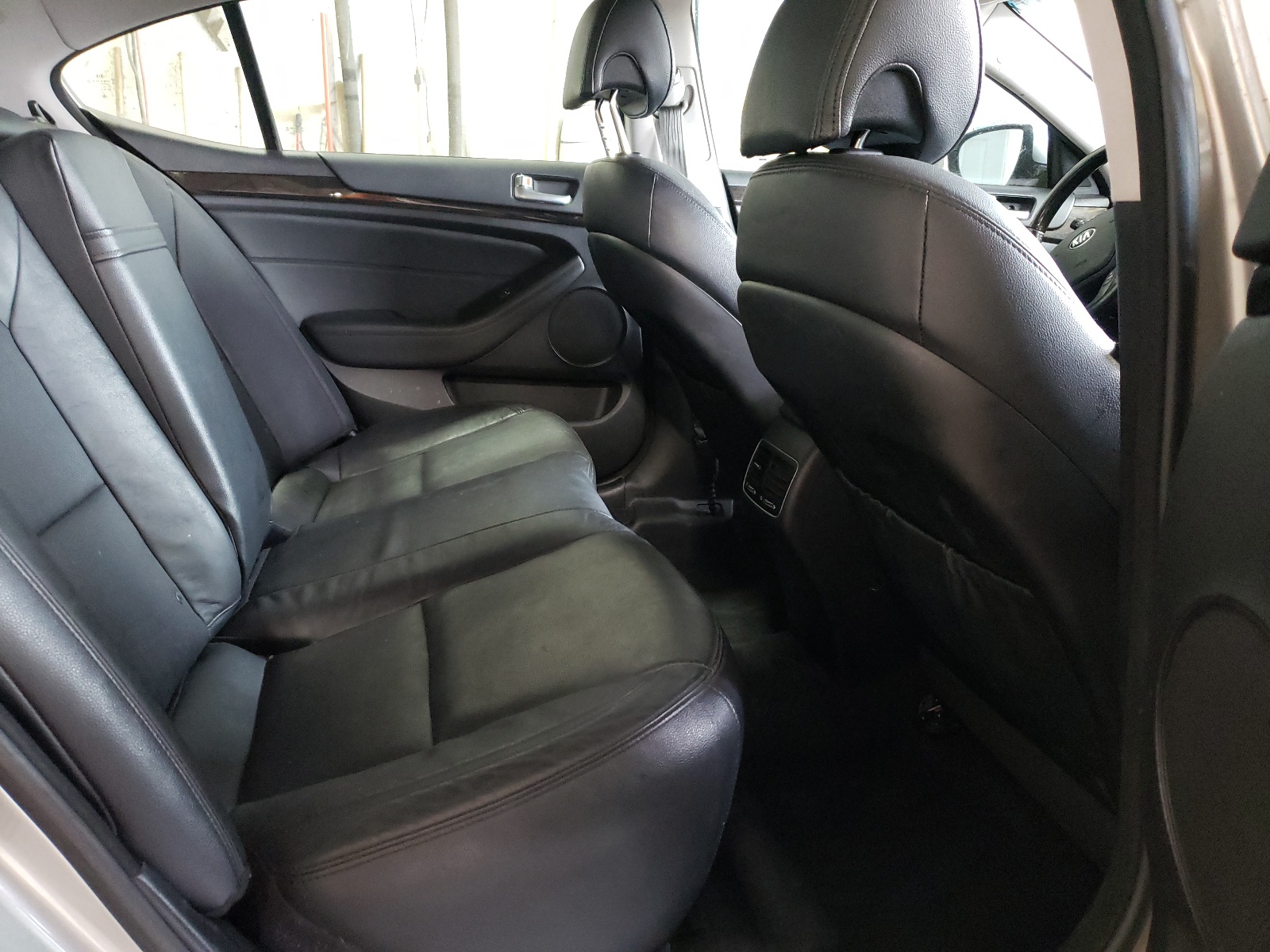 Photo 6 from auction – 2015 KIA CADENZA PR with VIN KNALN4D74F5177236