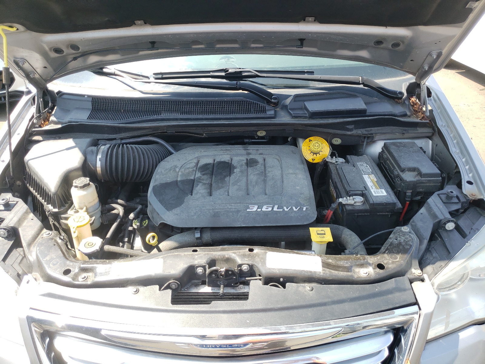 Photo 7 from auction – 2015 CHRYSLER TOWN & COU with VIN 2C4RC1BG4FR513703