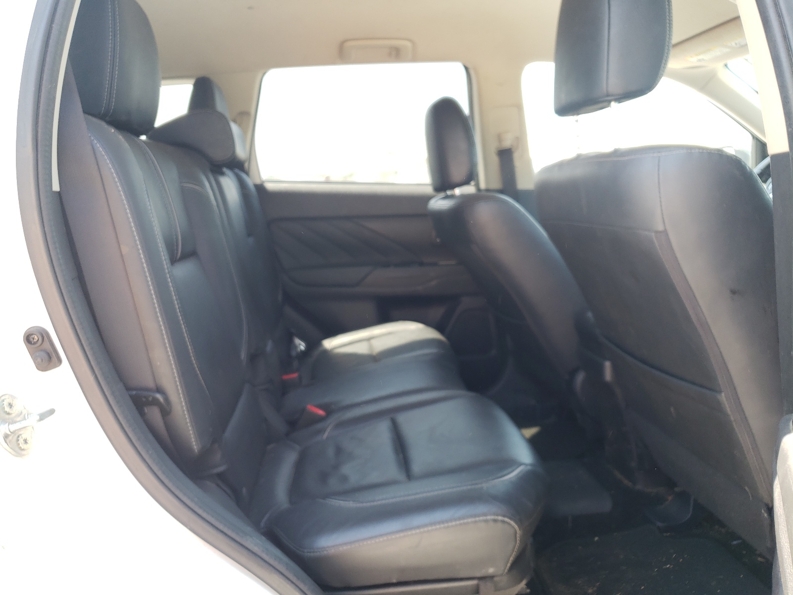 Photo 6 from auction – 2018 MITSUBISHI OUTLANDER with VIN JA4J24A53JZ030620