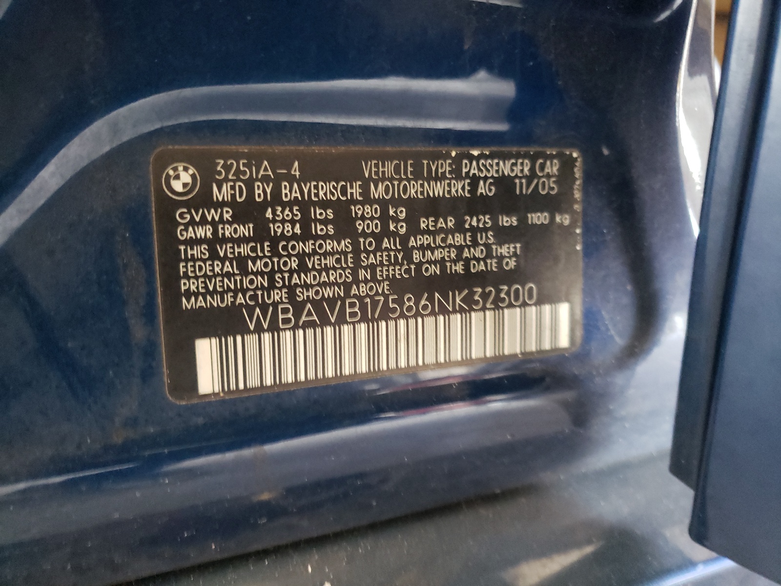 Photo 10 from auction – 2006 BMW 325 I AUTO with VIN WBAVB17586NK32300