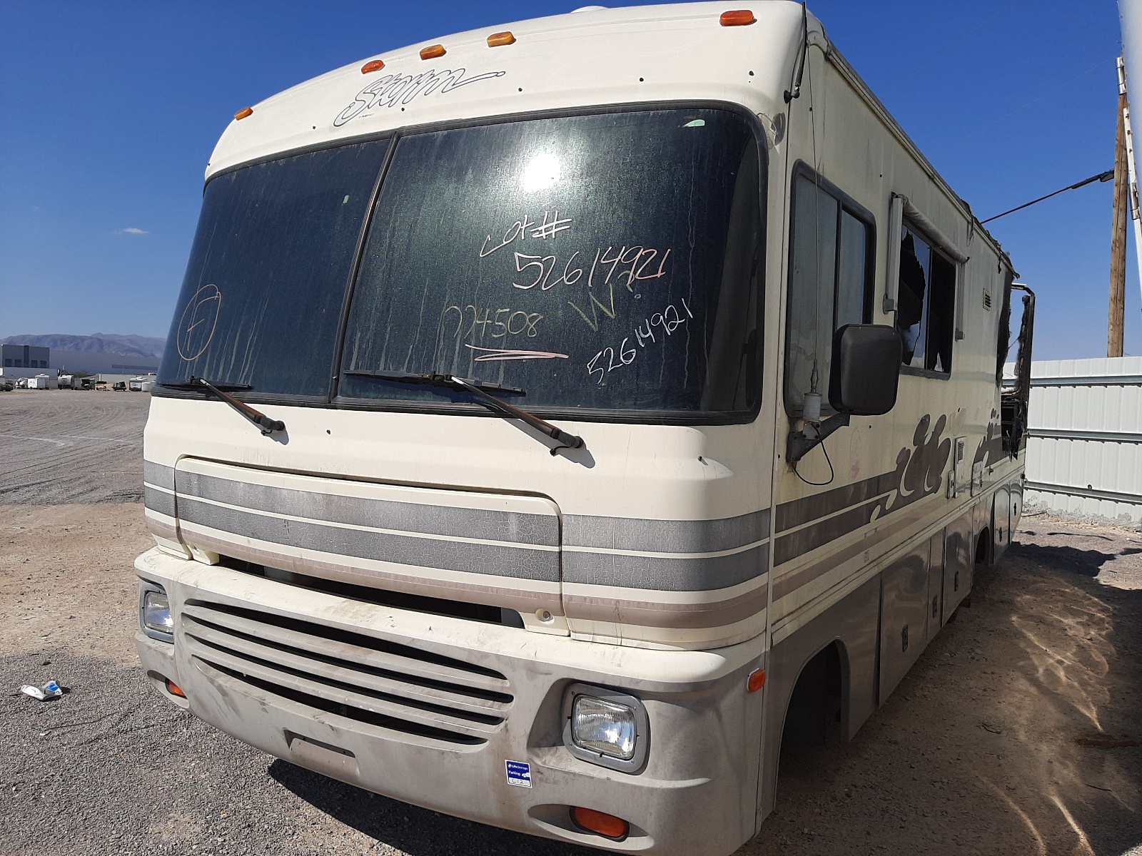 Photo 2 from auction – 1996 SOUT SOUTHWIND with VIN 1GBKP37J7T3306012