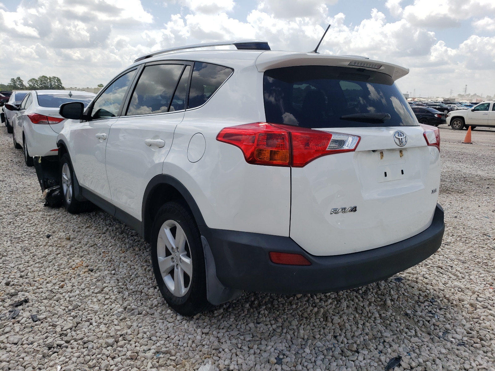 Zdjęcie 3 z aukcji – 2014 TOYOTA RAV4 XLE z VIN JTMWFREV4EJ010081
