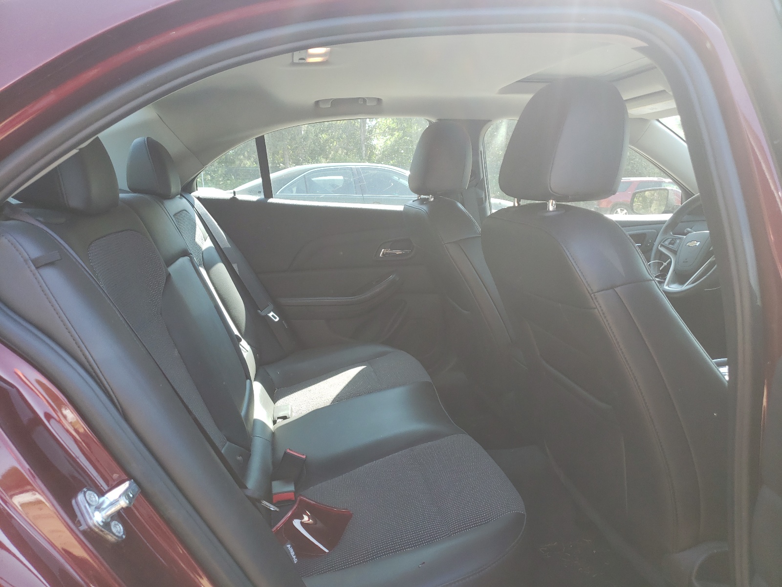 Photo 6 from auction – 2015 CHEVROLET MALIBU 1LT with VIN 1G11C5SL2FF310018