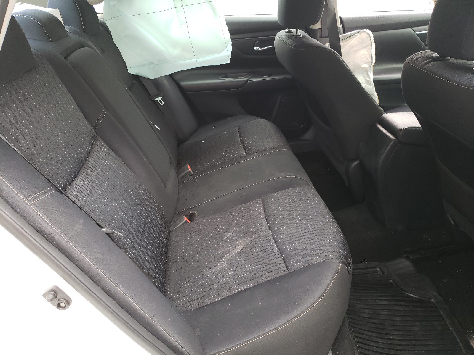 Photo 6 from auction – 2016 NISSAN ALTIMA 2.5 with VIN 1N4AL3AP7GN384077