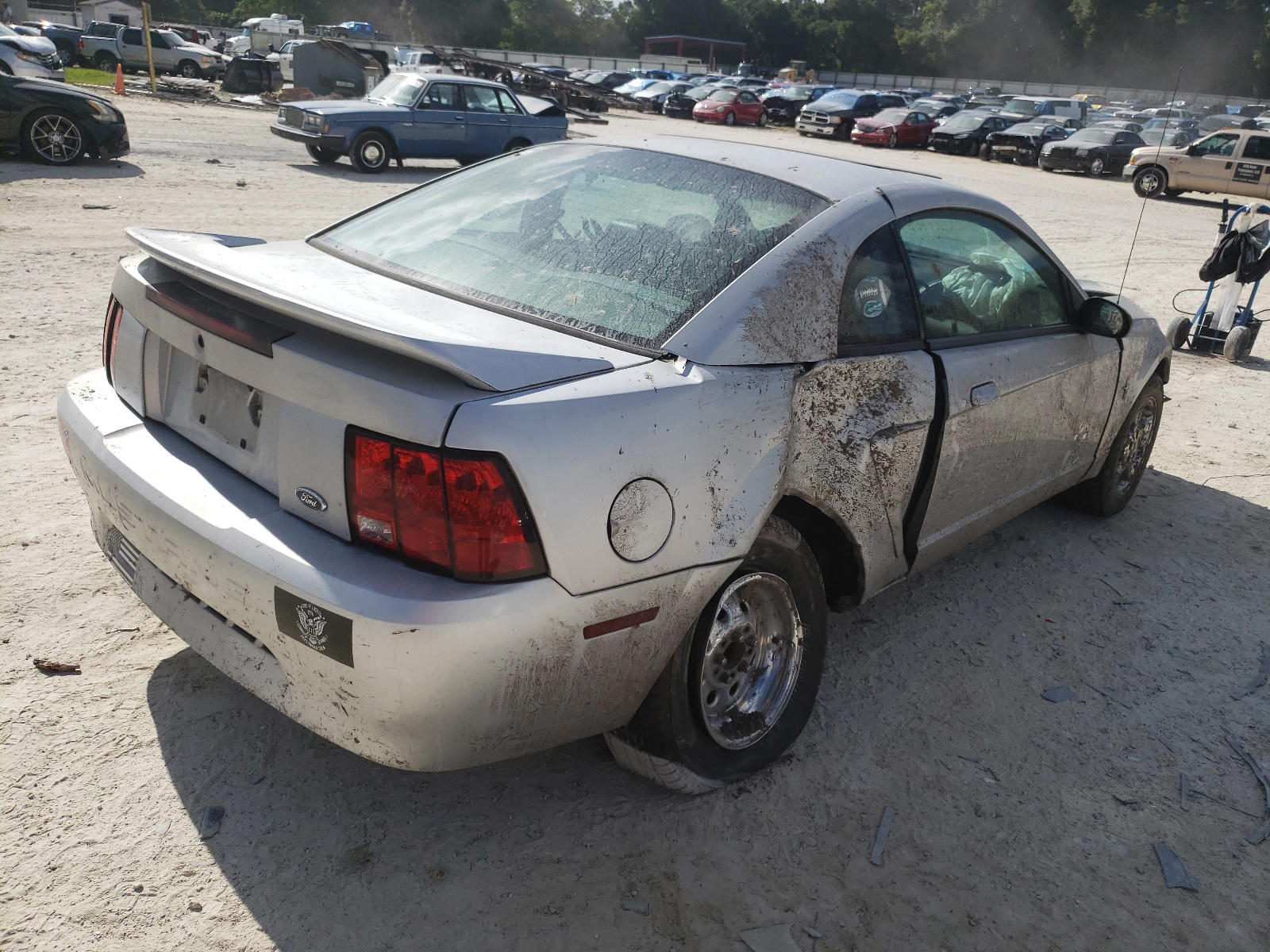 Photo 4 from auction – 2000 FORD MUSTANG with VIN 1FAFP4041YF263967