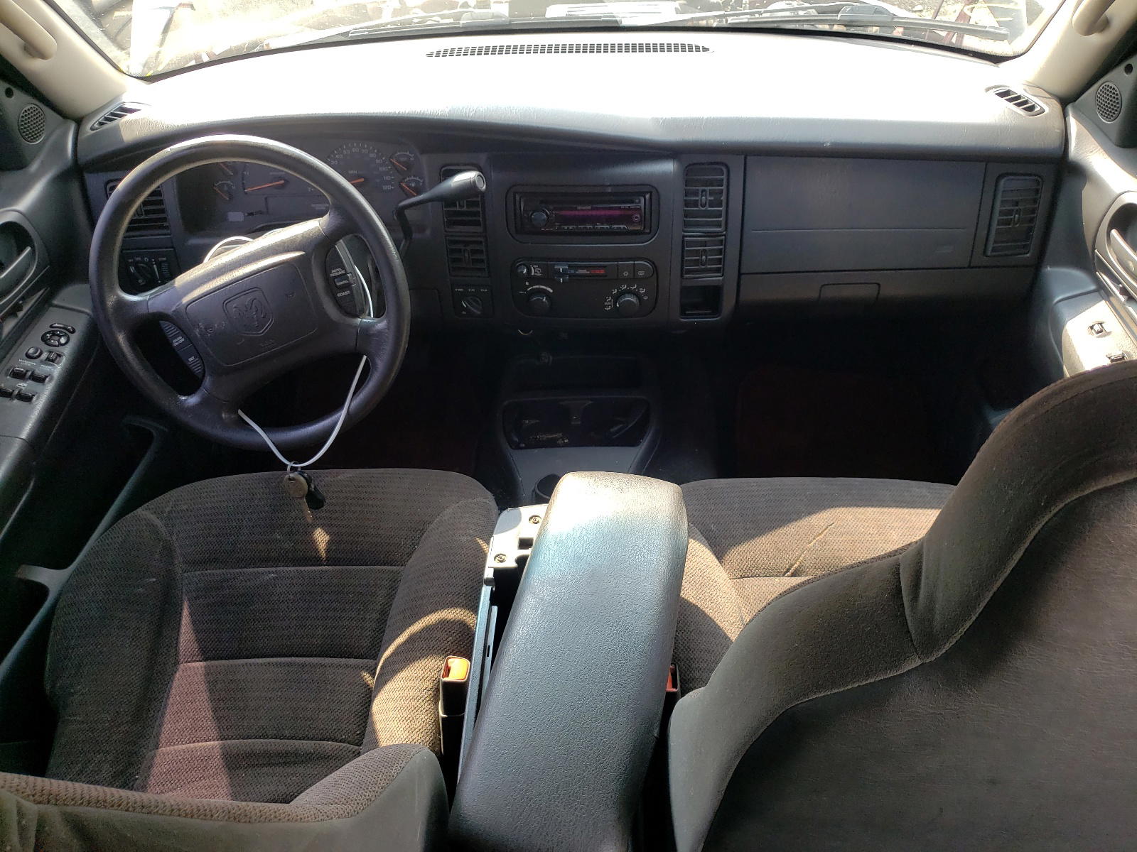 Photo 9 from auction – 2001 DODGE DURANGO with VIN 1B4HS28NX1F580569