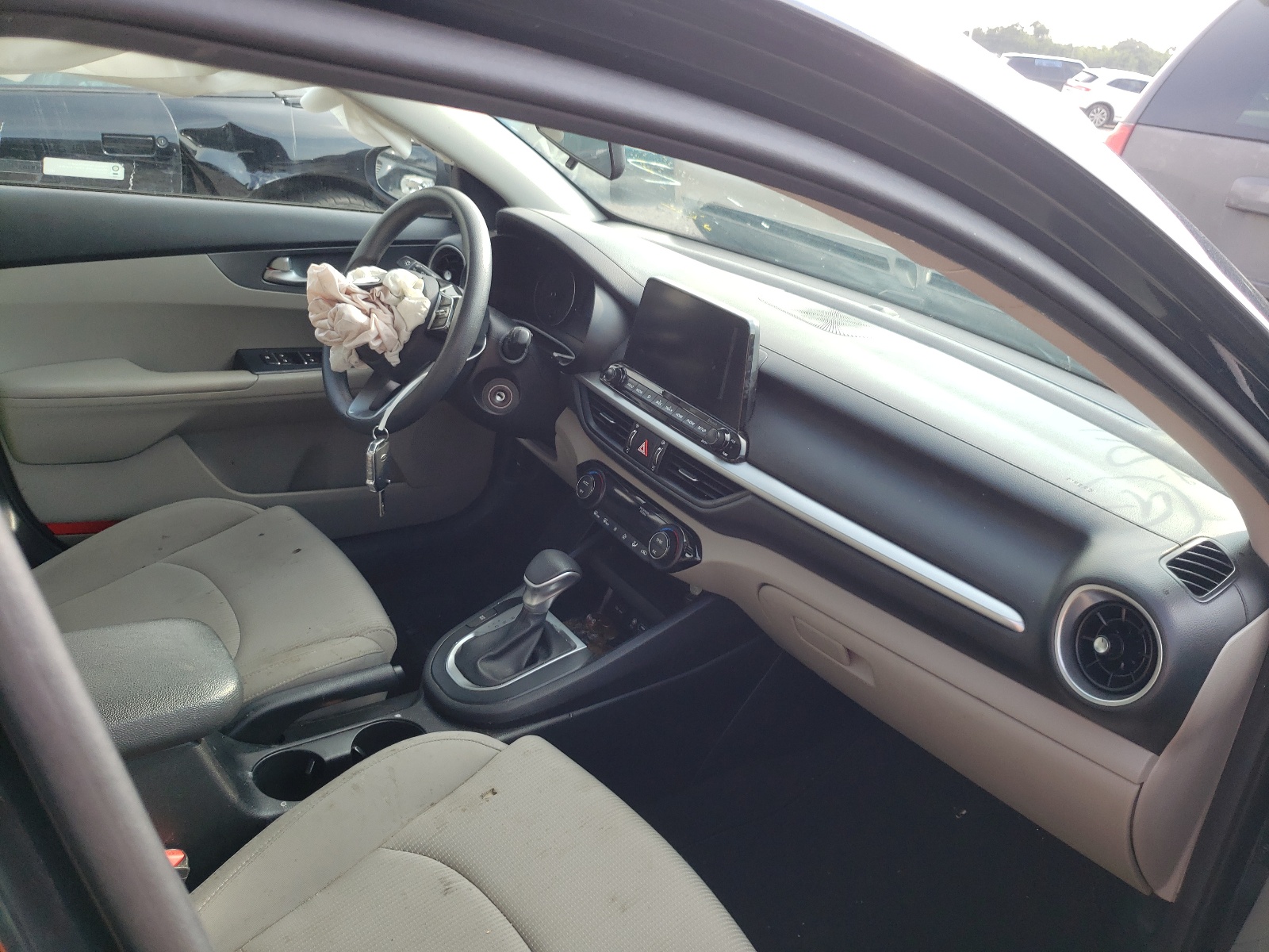 Photo 5 from auction – 2019 KIA FORTE FE with VIN 3KPF24AD1KE077340