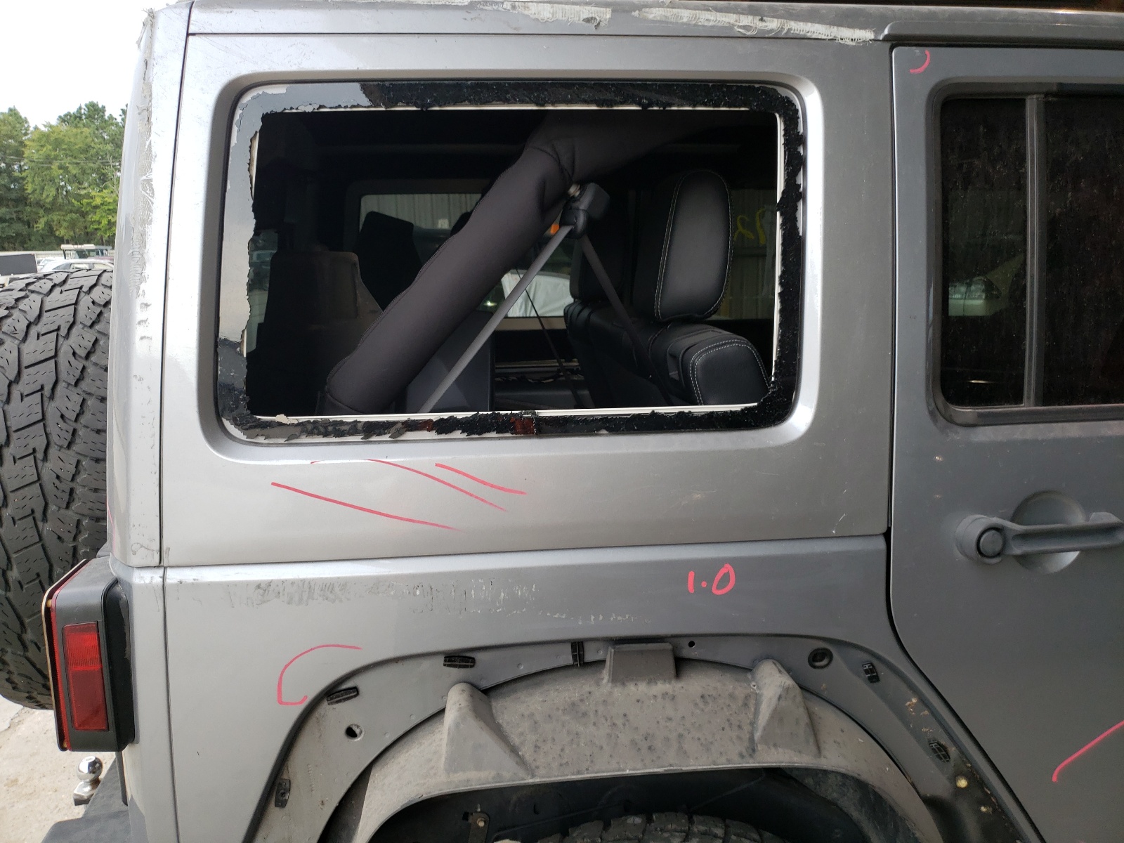 Photo 9 from auction – 2015 JEEP WRANGLER U with VIN 1C4HJWFG9FL613930