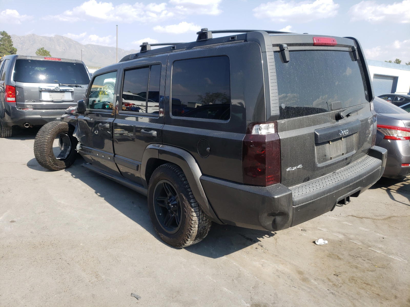 Photo 3 from auction – 2006 JEEP COMMANDER with VIN 1J8HG48N26C363485