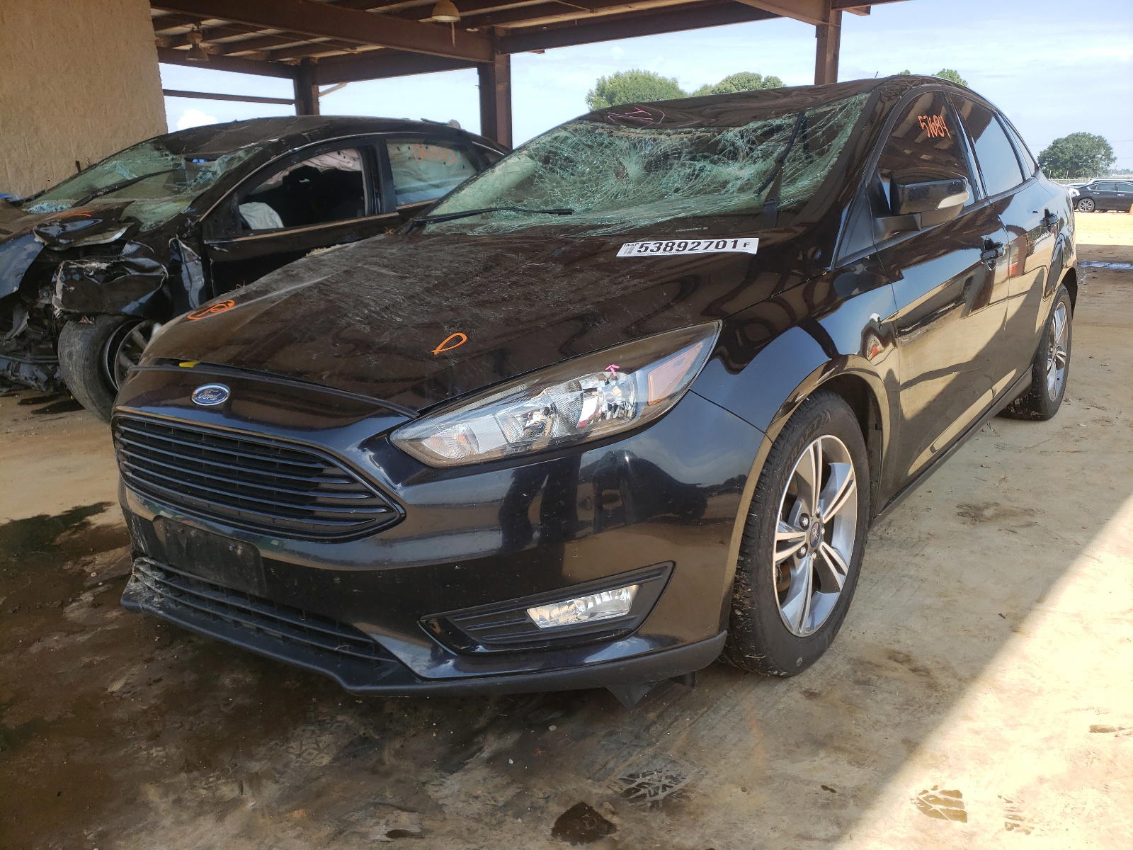 Photo 2 from auction – 2016 FORD FOCUS SE with VIN 1FADP3FE2GL383312
