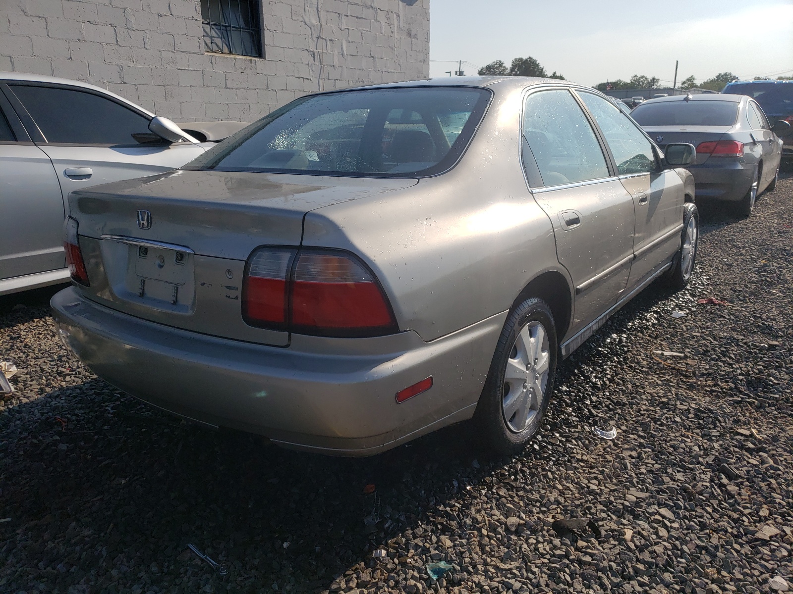Photo 4 from auction – 1997 HONDA ACCORD LX with VIN JHMCD5637VC010142