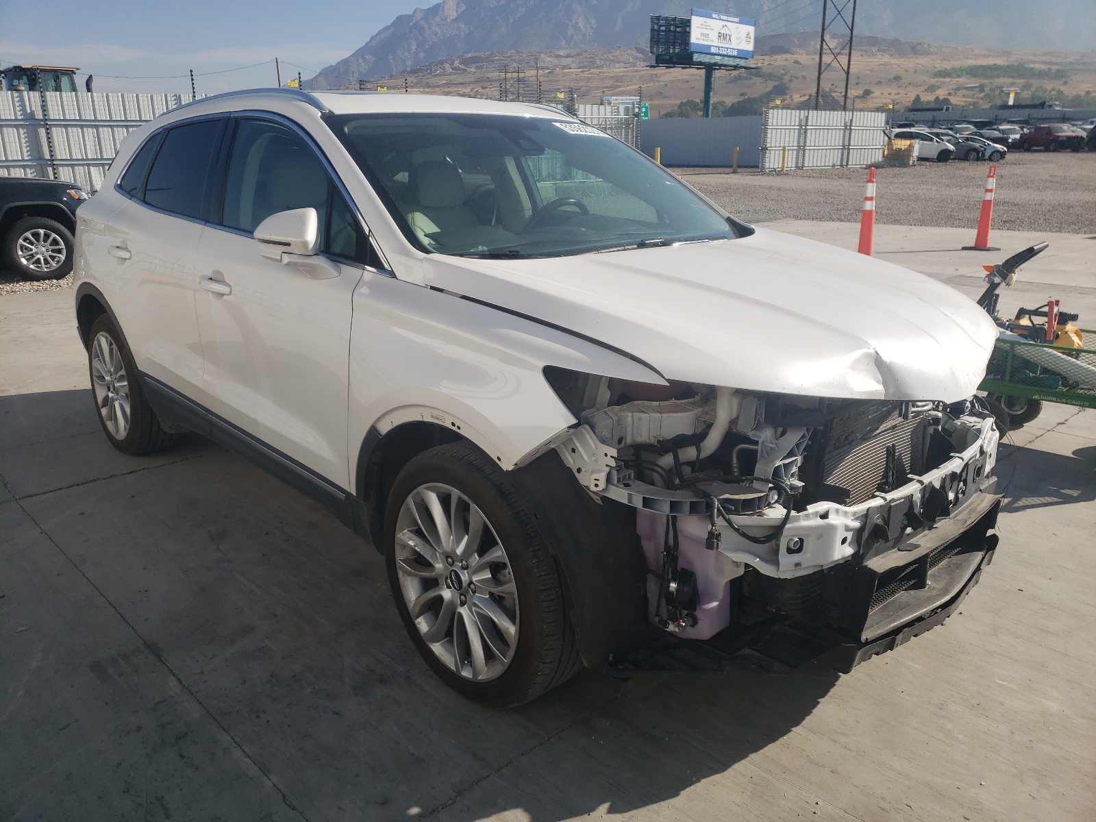 LINCOLN MKC RESERV 2017 with VIN 5LMCJ3C9XHUL24348 - Photo from auction