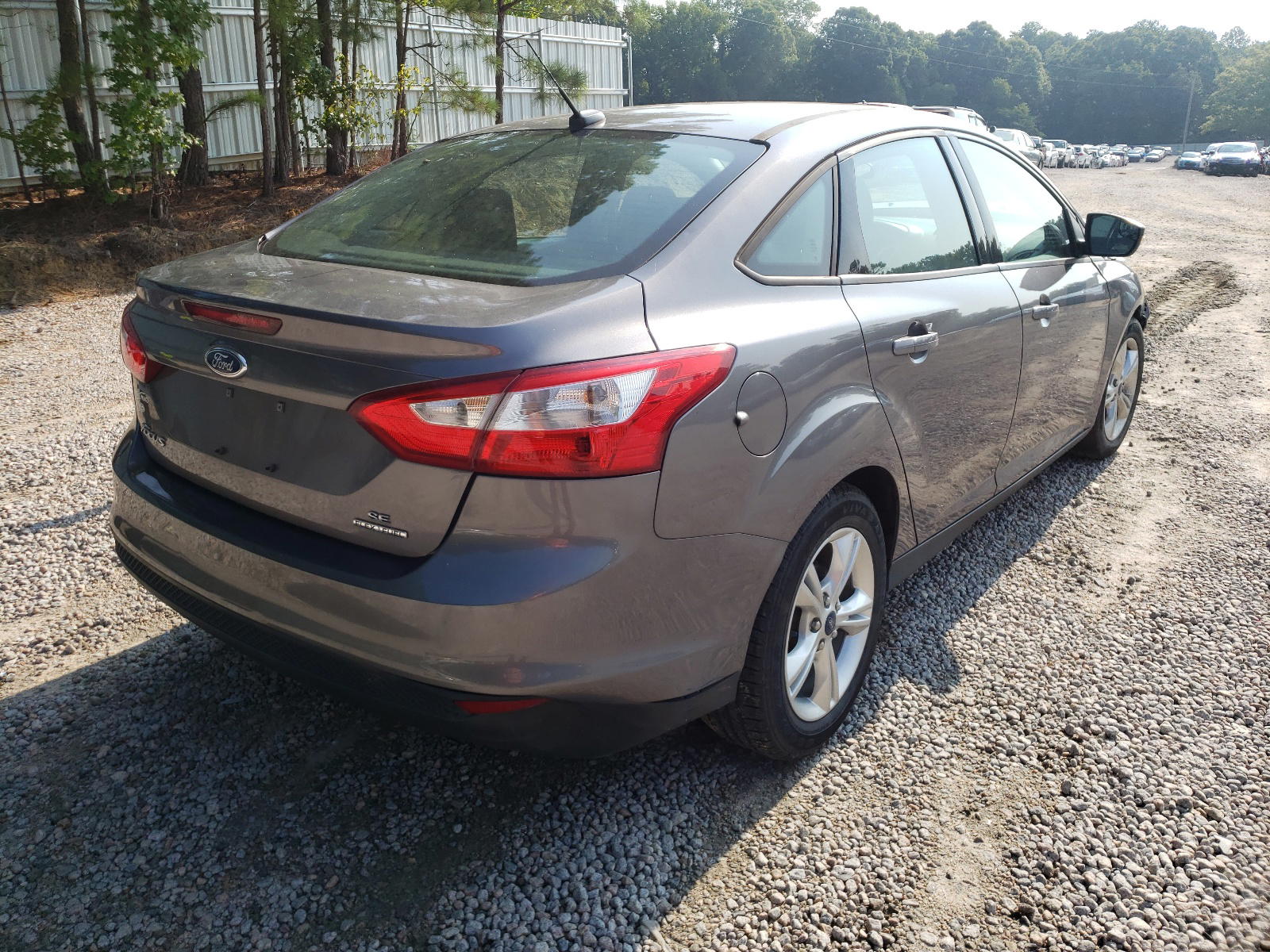 Photo 4 from auction – 2014 FORD FOCUS SE with VIN 1FADP3F22EL157676