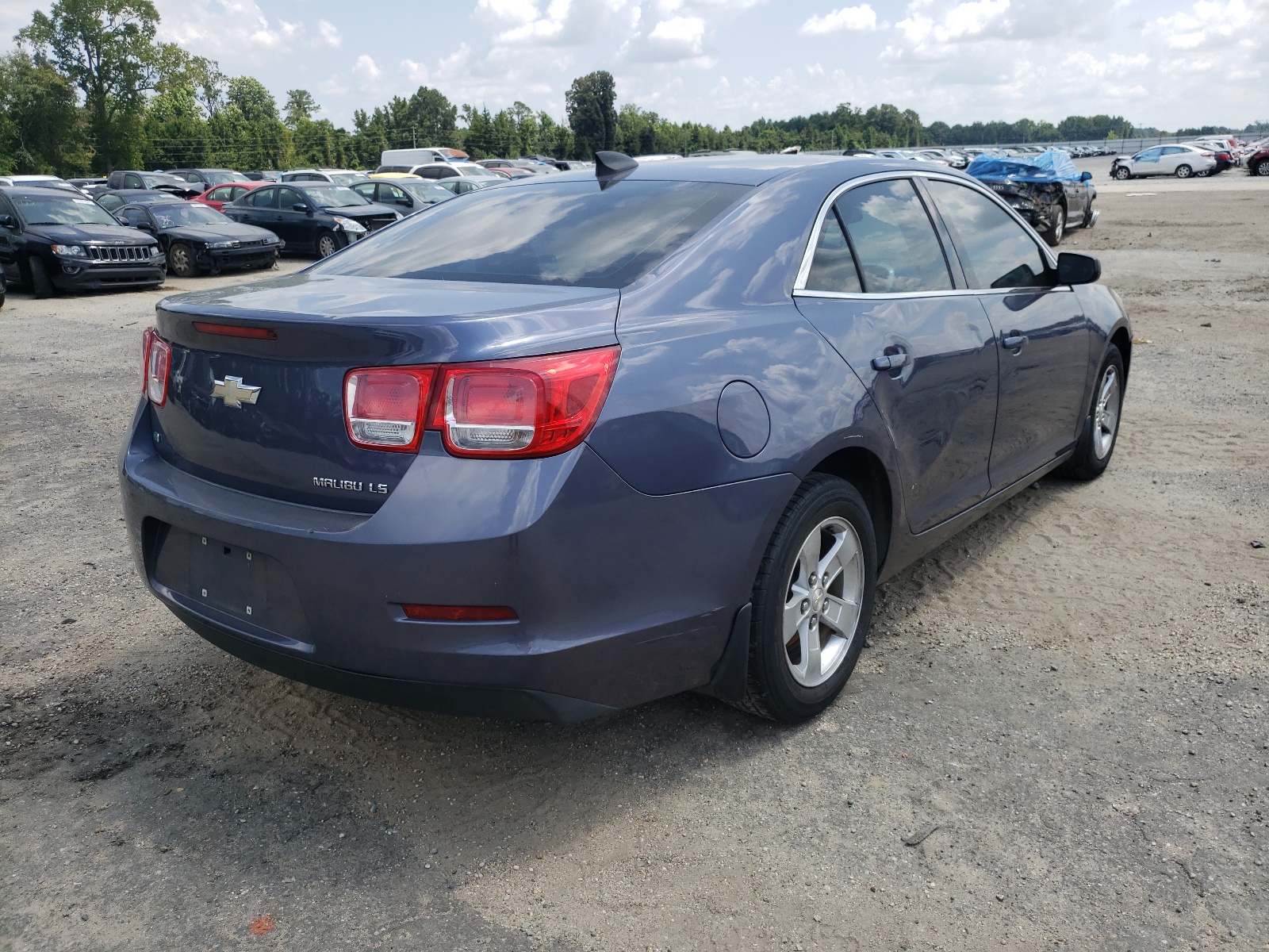 Zdjęcie 4 z aukcji – 2015 CHEVROLET MALIBU LS z VIN 1G11B5SL3FF249930