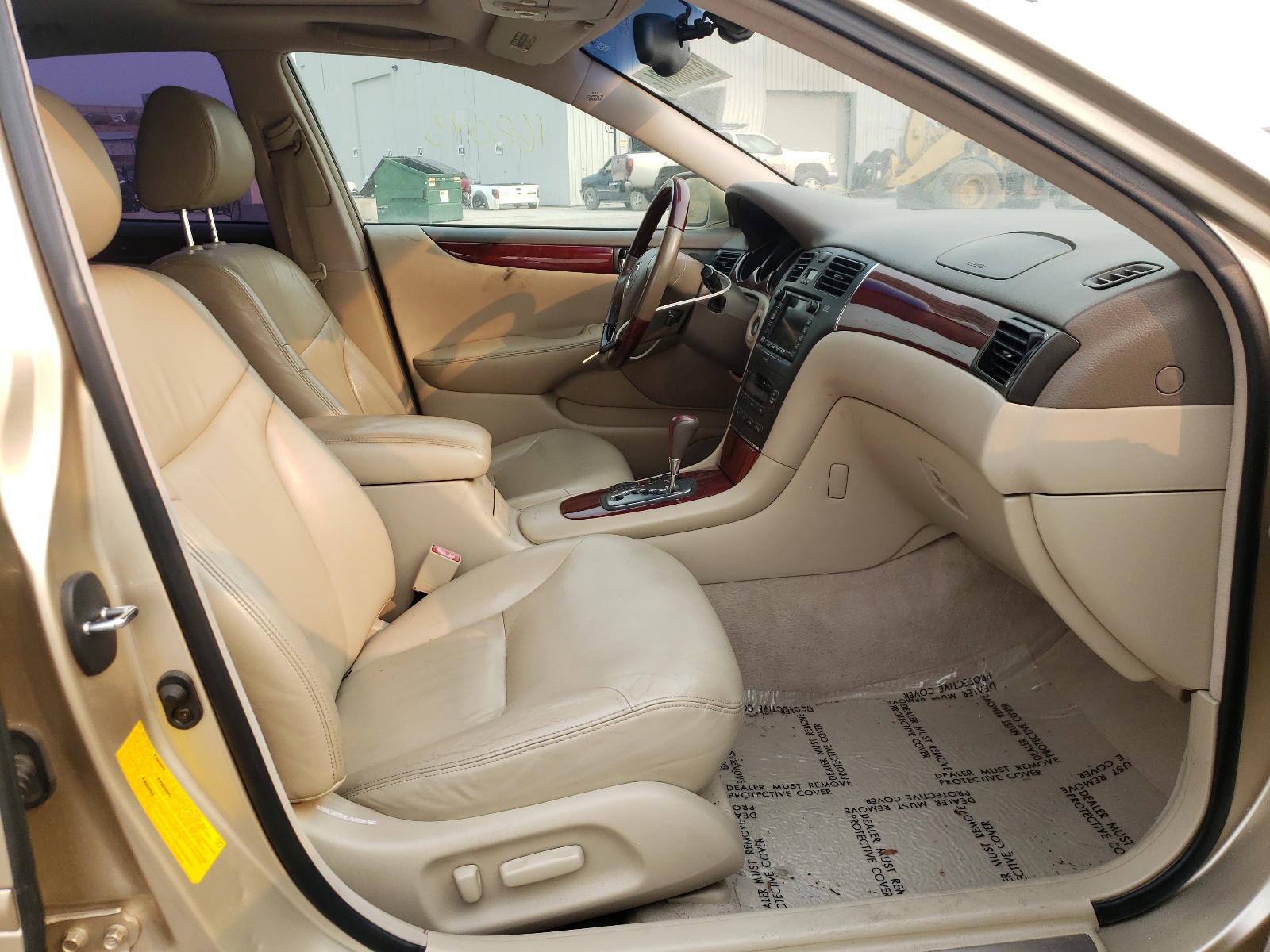 Photo 5 from auction – 2002 LEXUS ES 300 with VIN JTHBF30G920080924