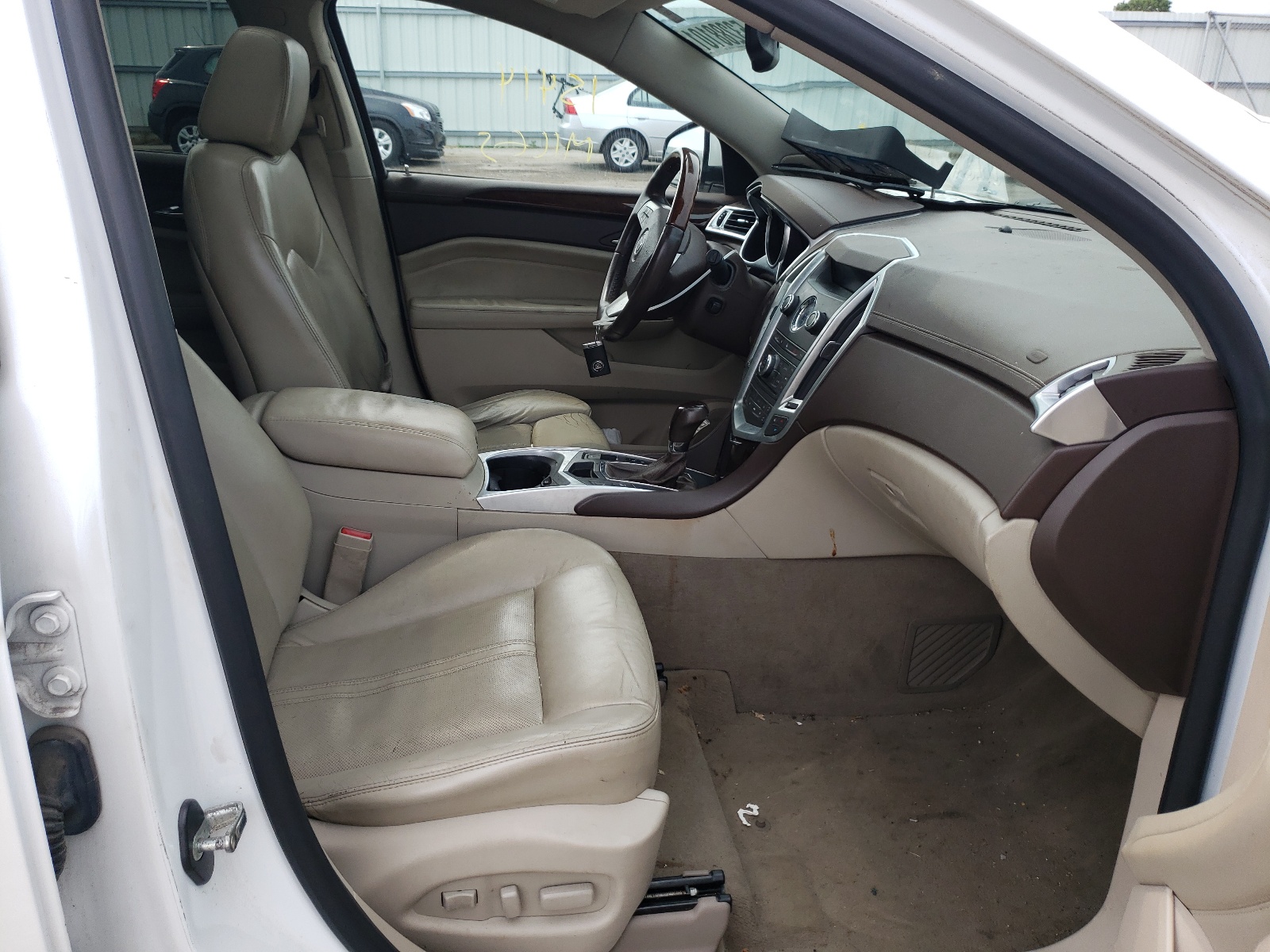 Photo 5 from auction – 2011 CADILLAC SRX LUXURY with VIN 3GYFNAEY5BS553829