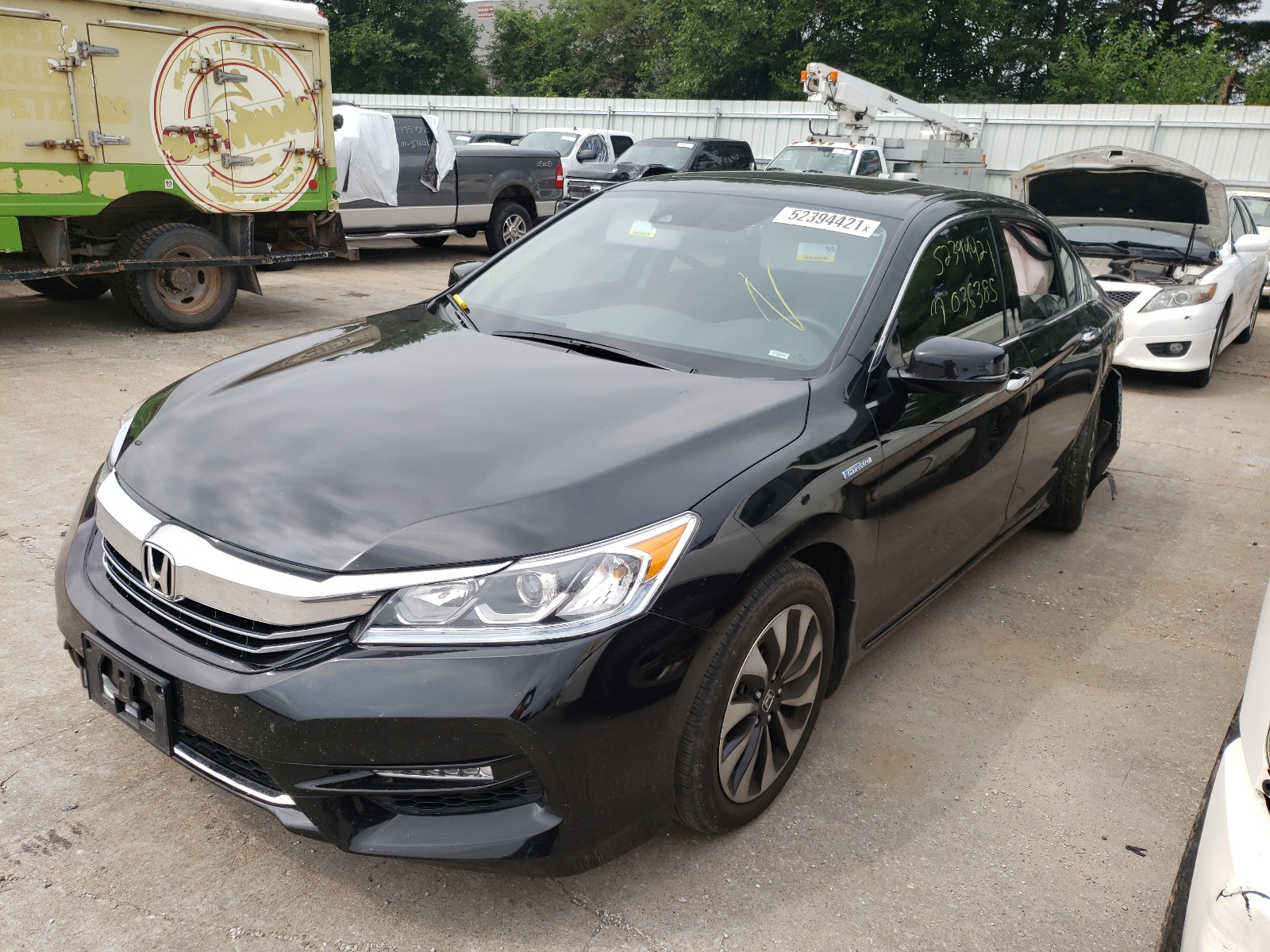 Photo 2 from auction – 2017 HONDA ACCORD HYB with VIN JHMCR6F52HC024608