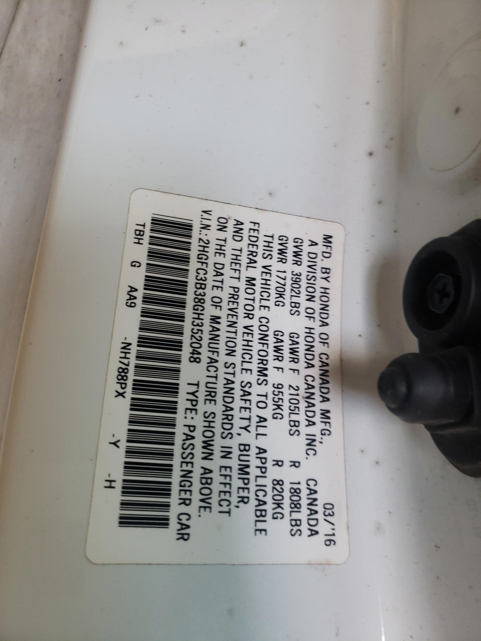 Photo 10 from auction – 2016 HONDA CIVIC with VIN 2HGFC3B38GH352048