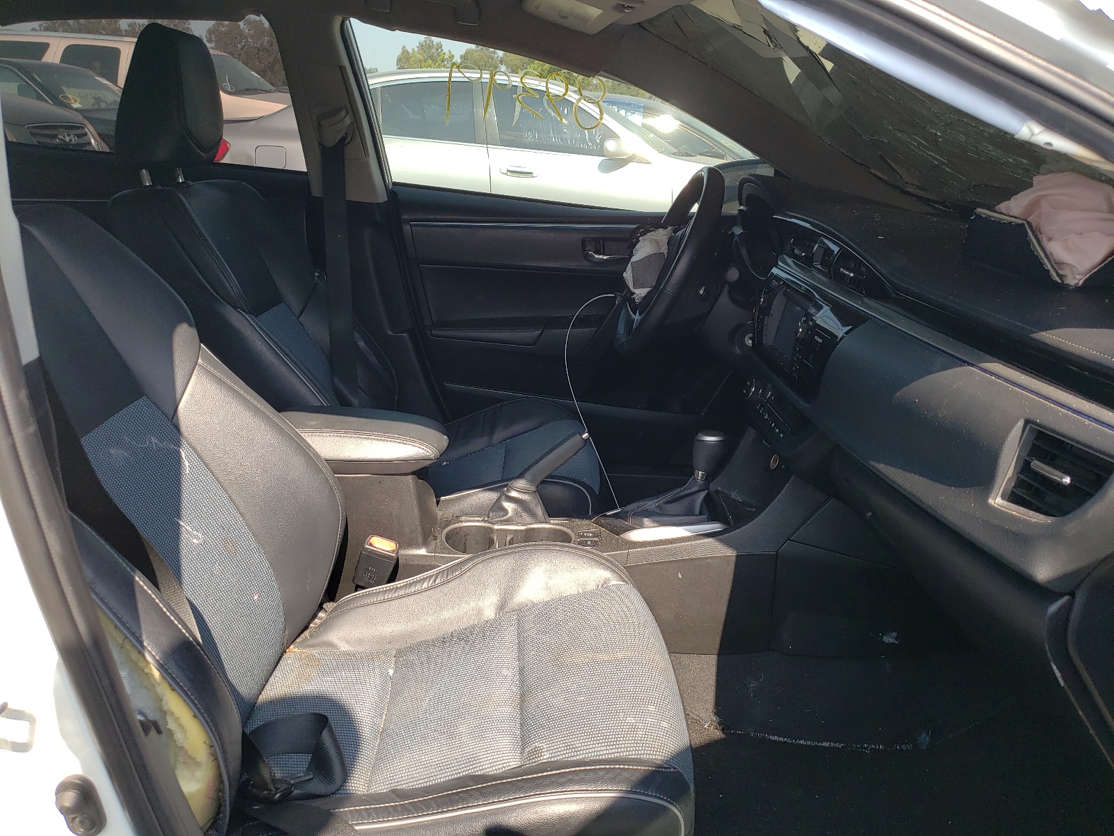 Photo 5 from auction – 2014 TOYOTA COROLLA L with VIN 5YFBURHE7EP022219