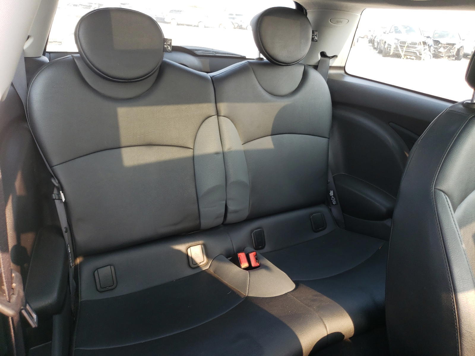 Photo 6 from auction – 2010 MINI COOPER S with VIN WMWMF7C57ATZ73339