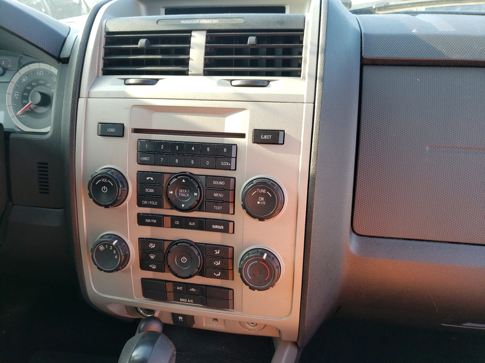 Photo 9 from auction – 2010 FORD ESCAPE XLT with VIN 1FMCU0DG8AKA70386