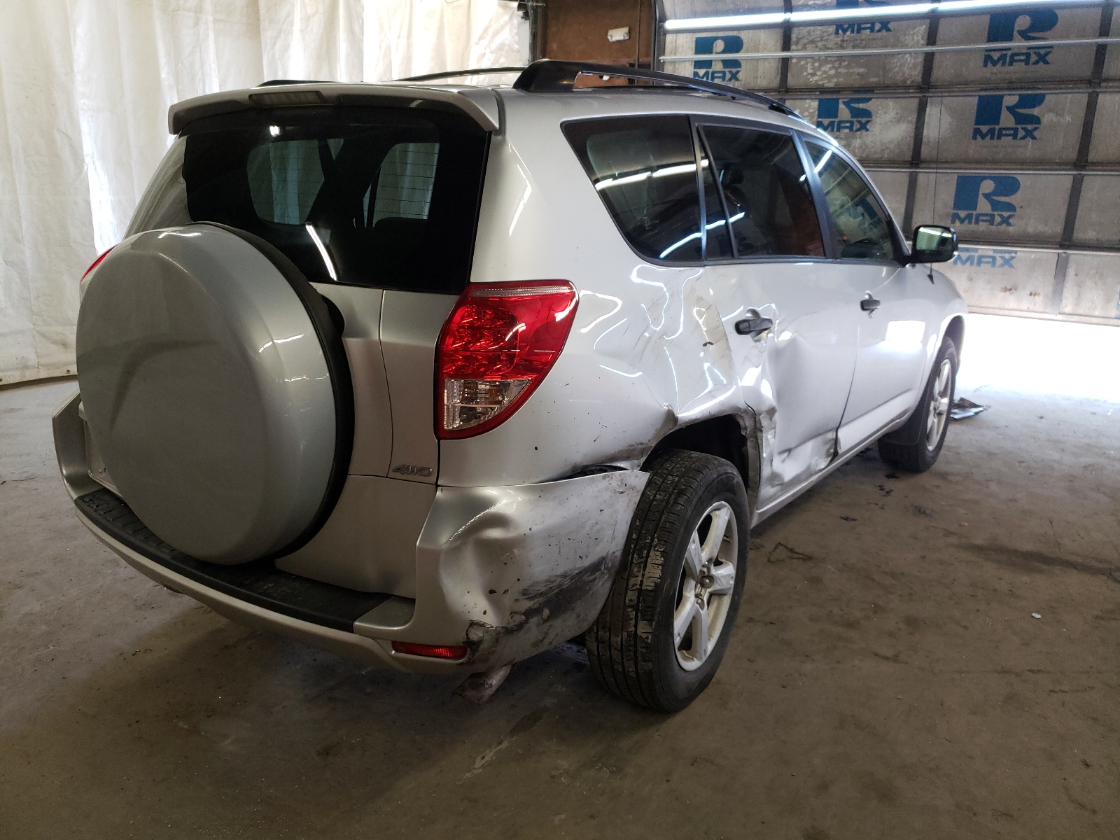 Photo 4 from auction – 2006 TOYOTA RAV4 with VIN JTMBD33V565048031
