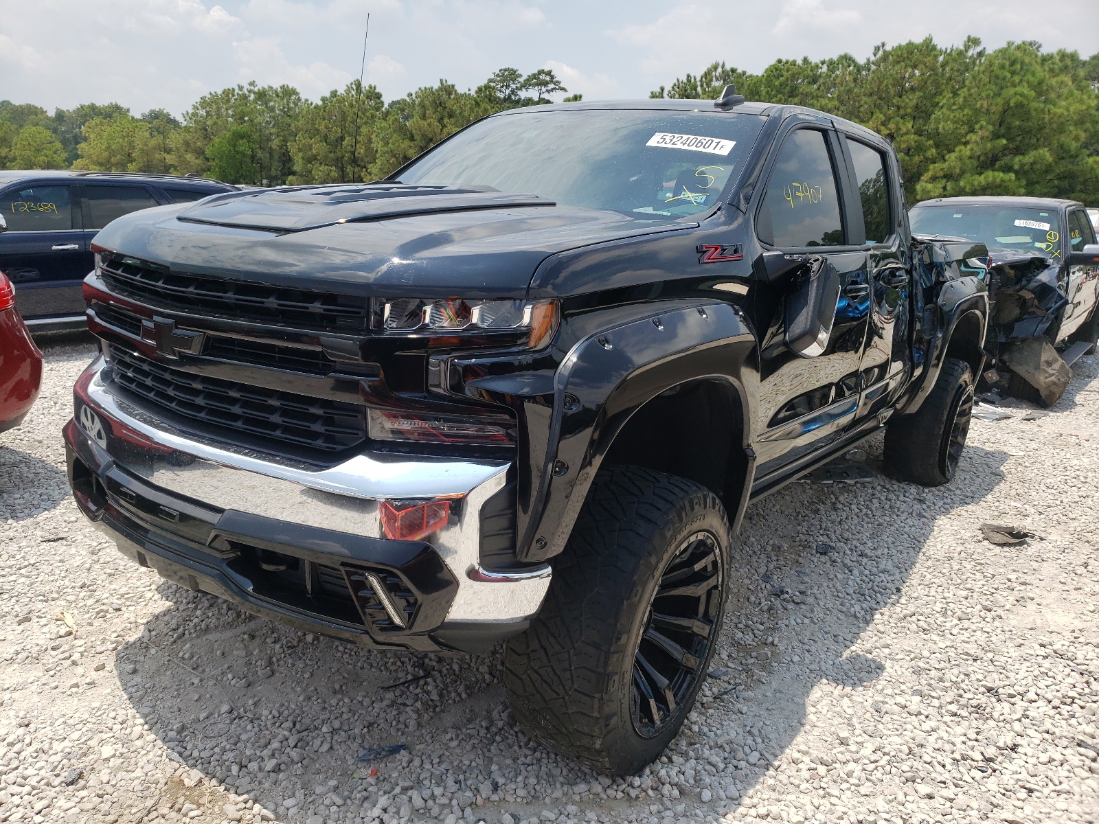 Photo 2 from auction – 2020 CHEVROLET SILVERADO with VIN 3GCUYDED2LG102445