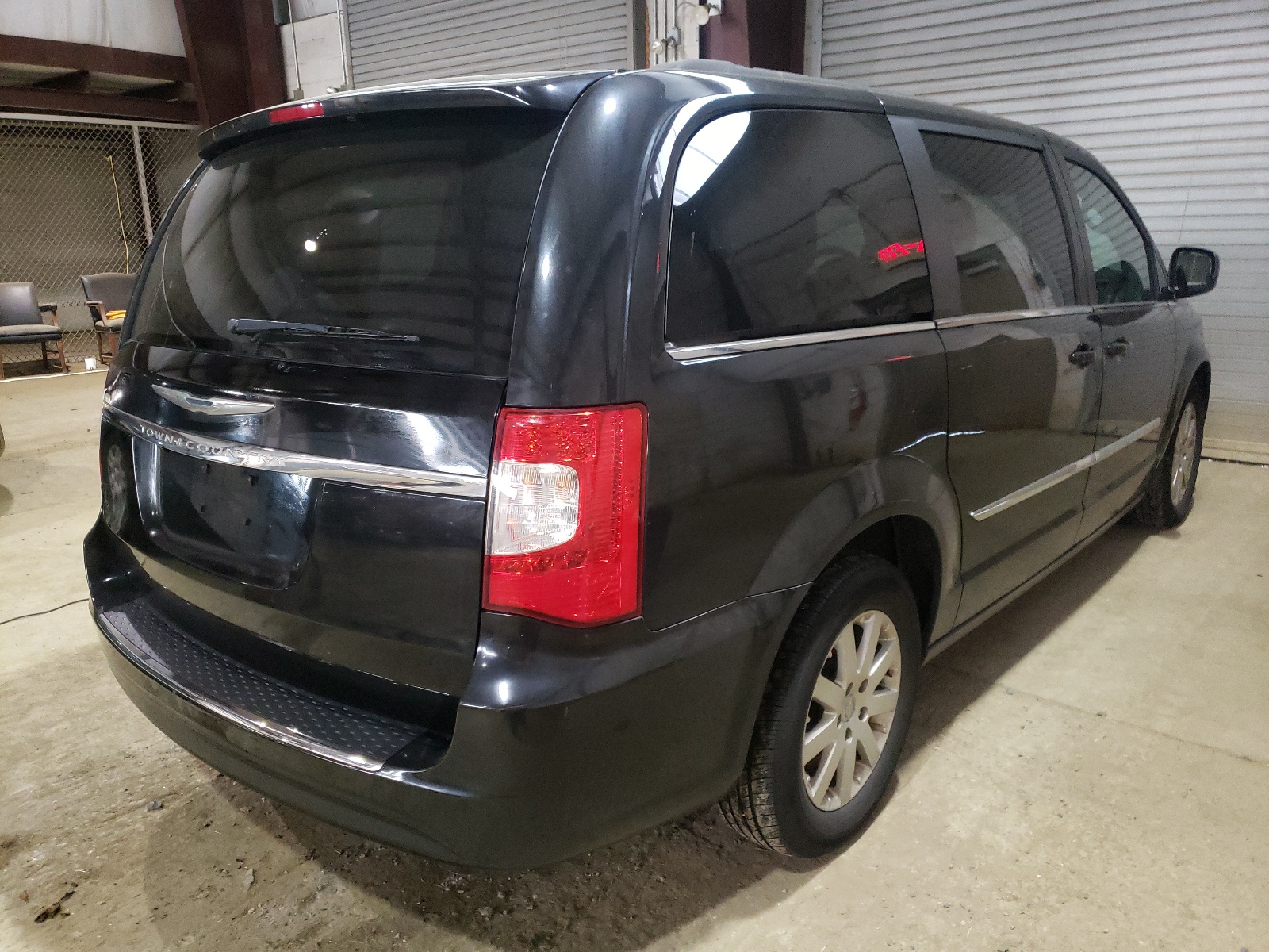 Photo 4 from auction – 2013 CHRYSLER TOWN & COU with VIN 2C4RC1BG3DR559441