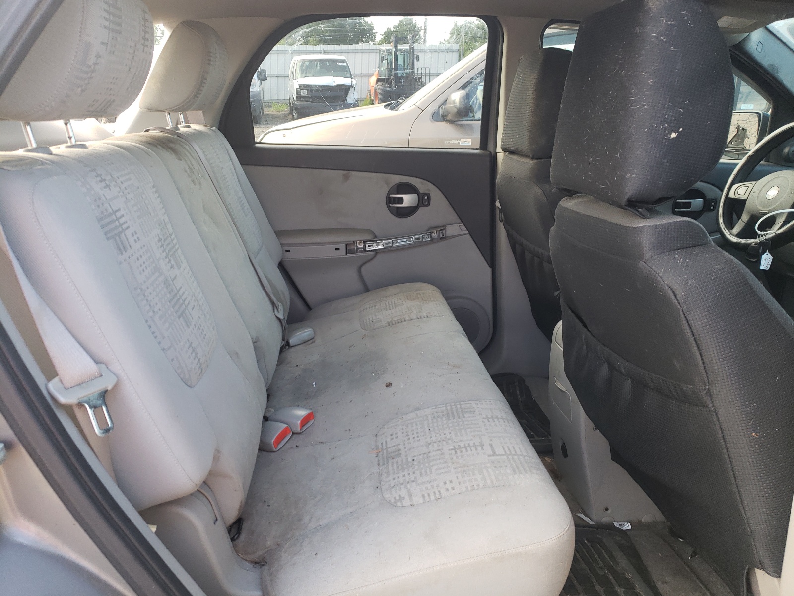 Photo 6 from auction – 2005 CHEVROLET EQUINOX LS with VIN 2CNDL13F556114567