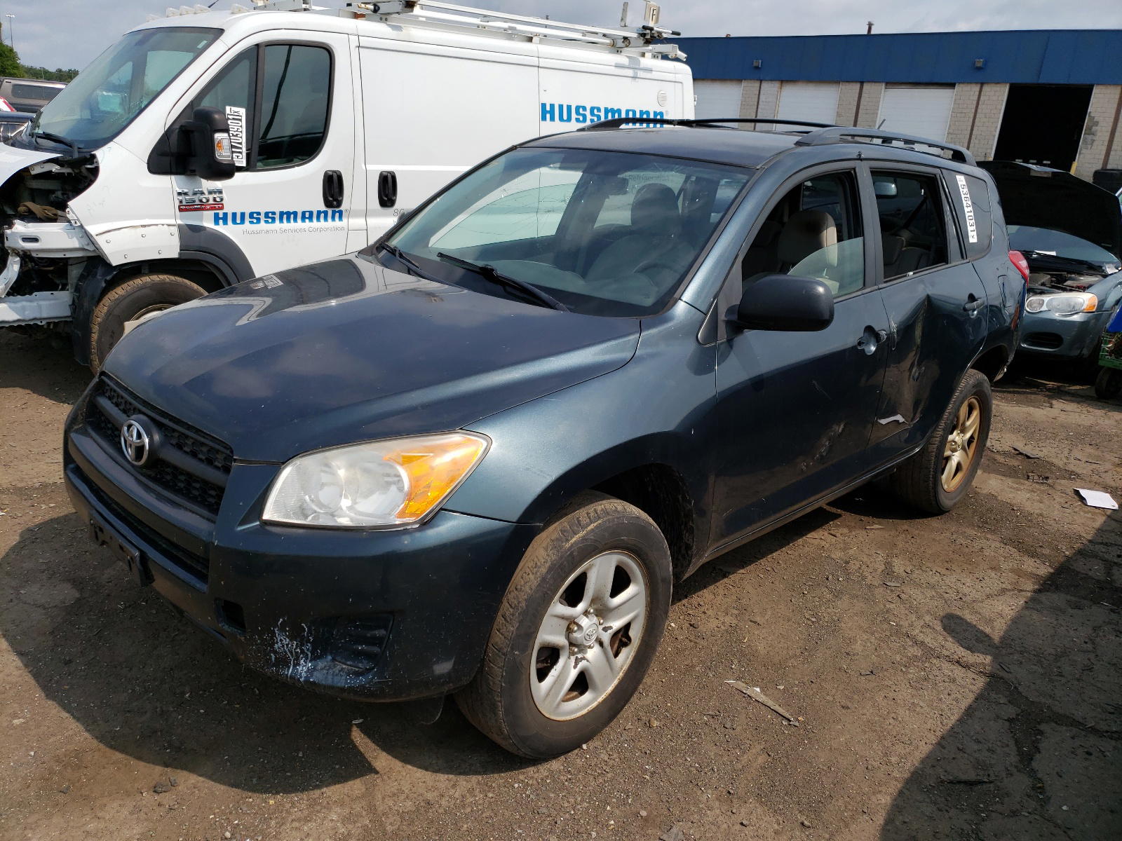 Photo 2 from auction – 2011 TOYOTA RAV4 with VIN 2T3KF4DV7BW060229