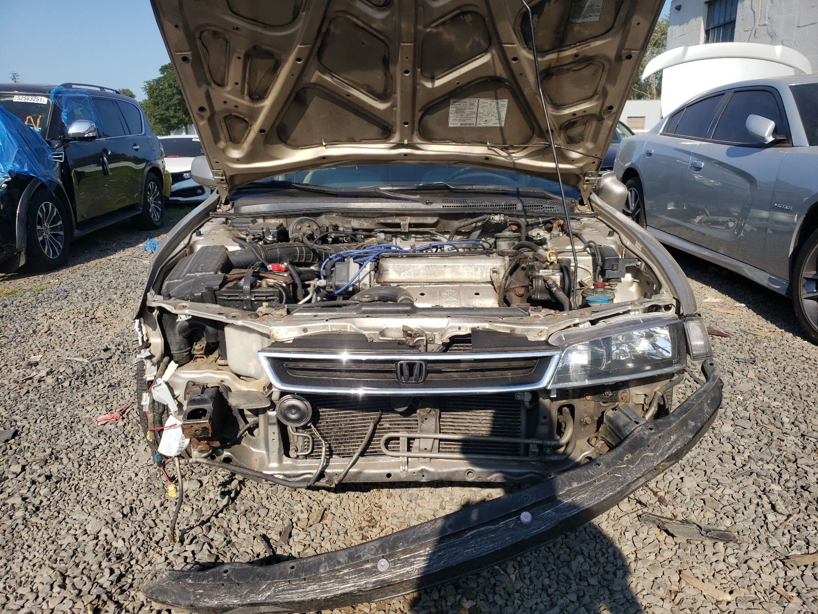 Photo 7 from auction – 1997 HONDA ACCORD LX with VIN JHMCD5637VC010142