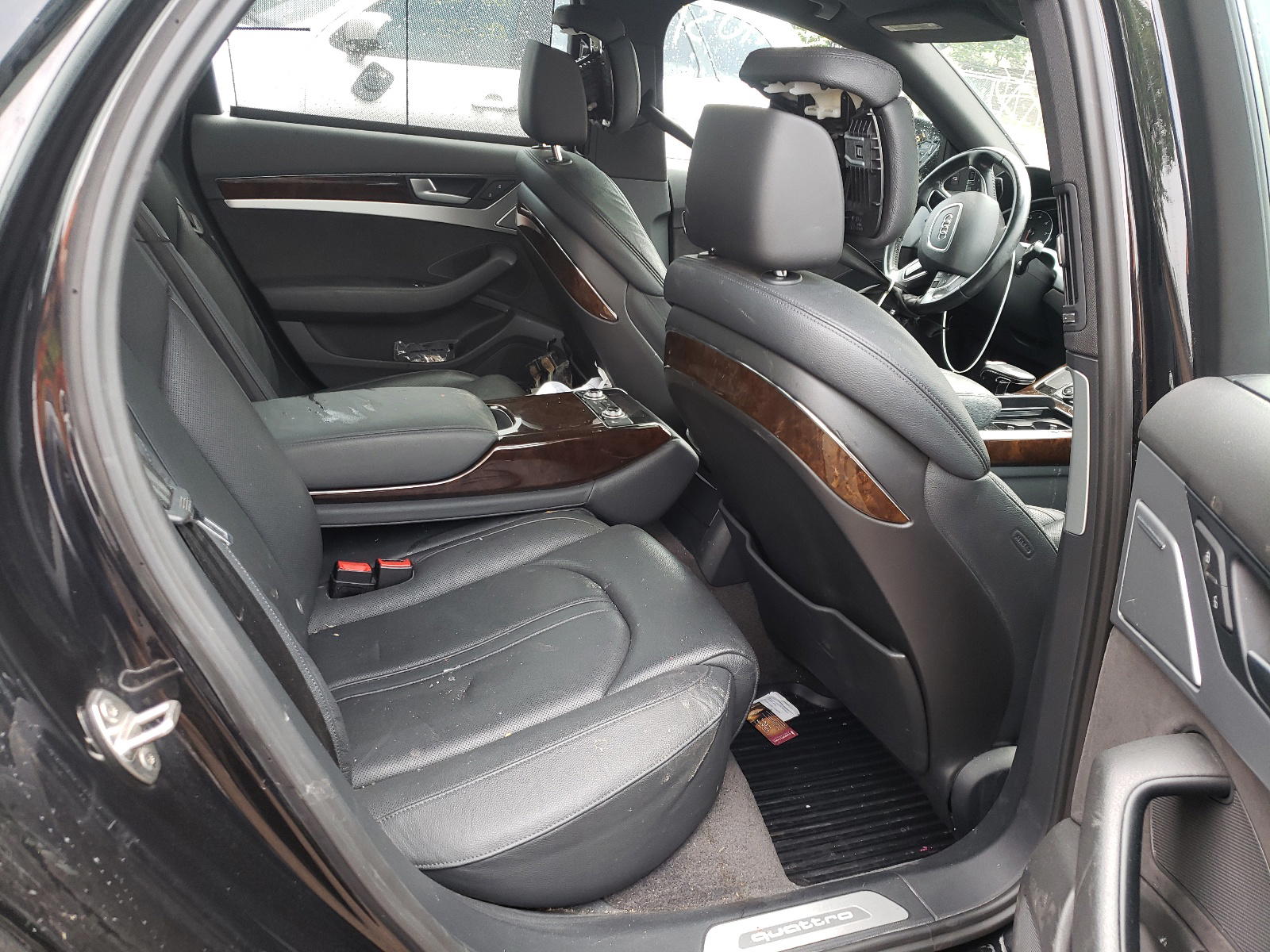 Photo 6 from auction – 2015 AUDI A8 QUATTRO with VIN WAUJ2AFD8FN026997
