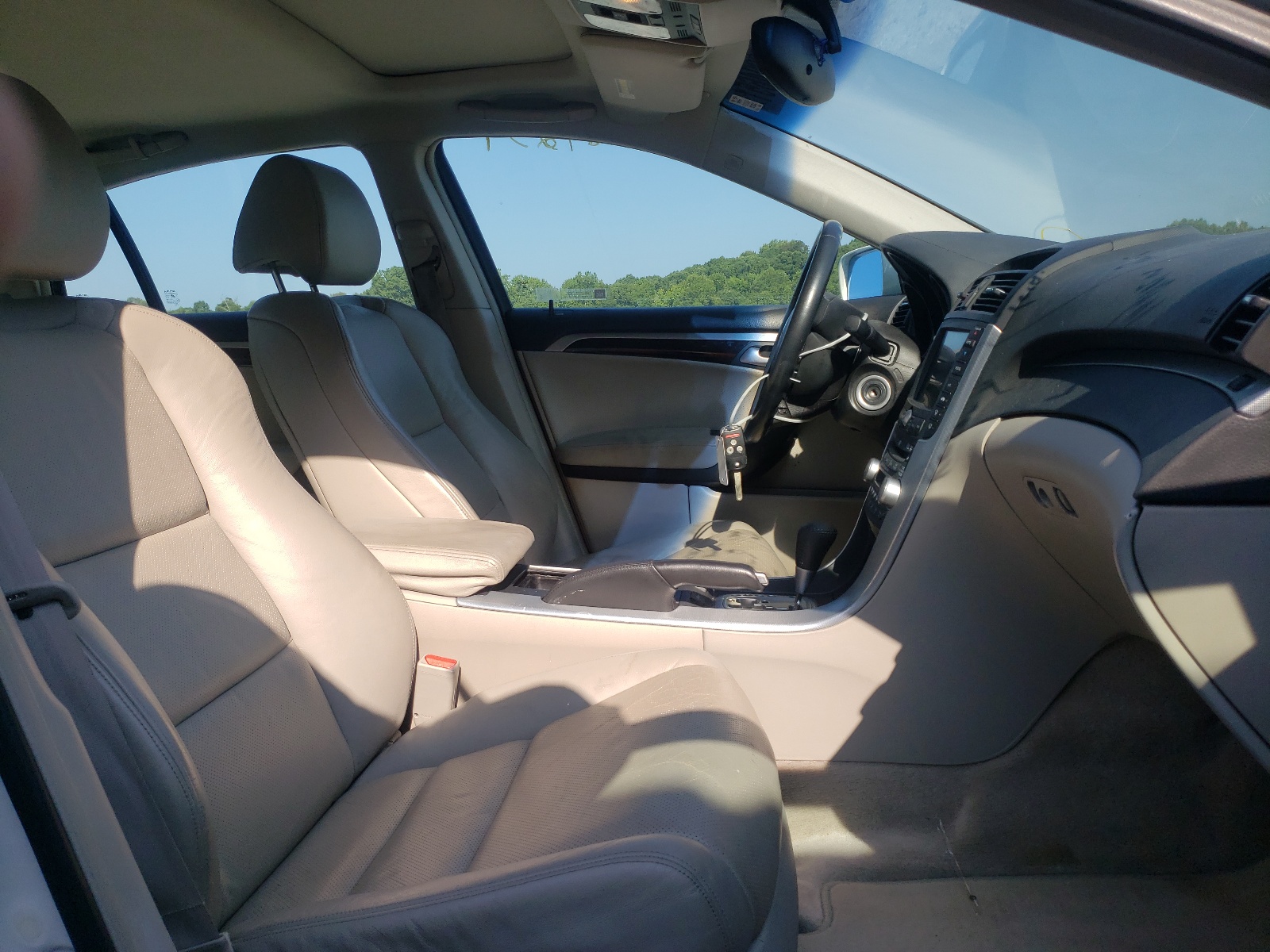 Photo 5 from auction – 2007 ACURA TL with VIN 19UUA66257A017361
