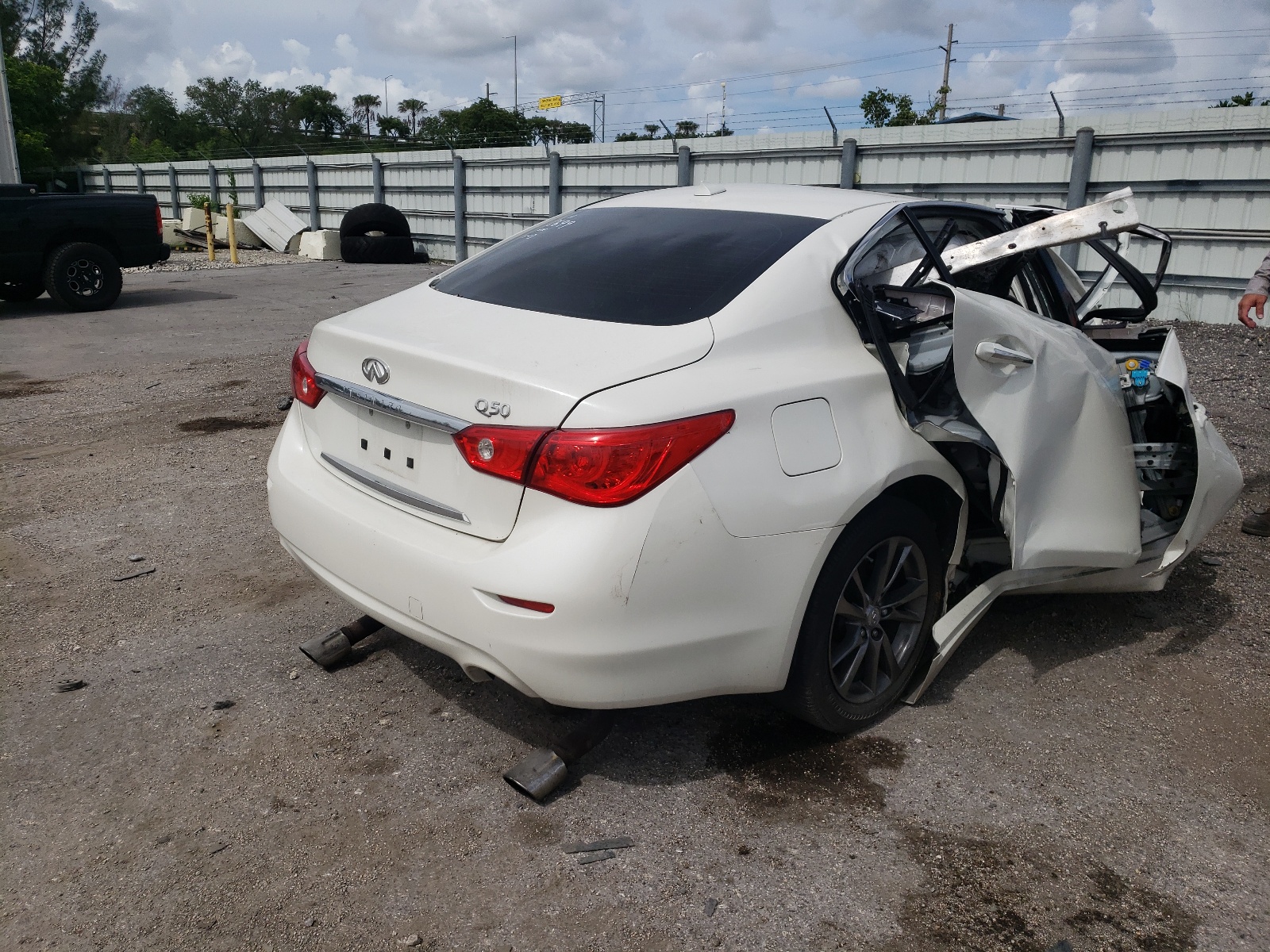 Photo 4 from auction – 2017 INFINITI Q50 PREMIU with VIN JN1EV7AP4HM740699