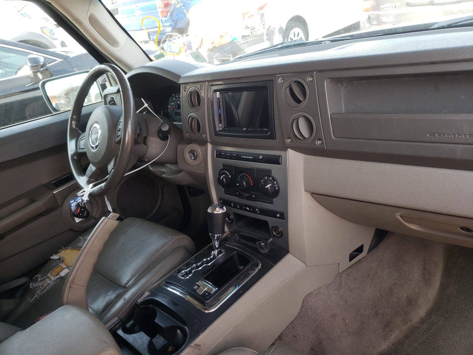 Zdjęcie 9 z aukcji – 2006 JEEP COMMANDER z VIN 1J8HG48N26C363485