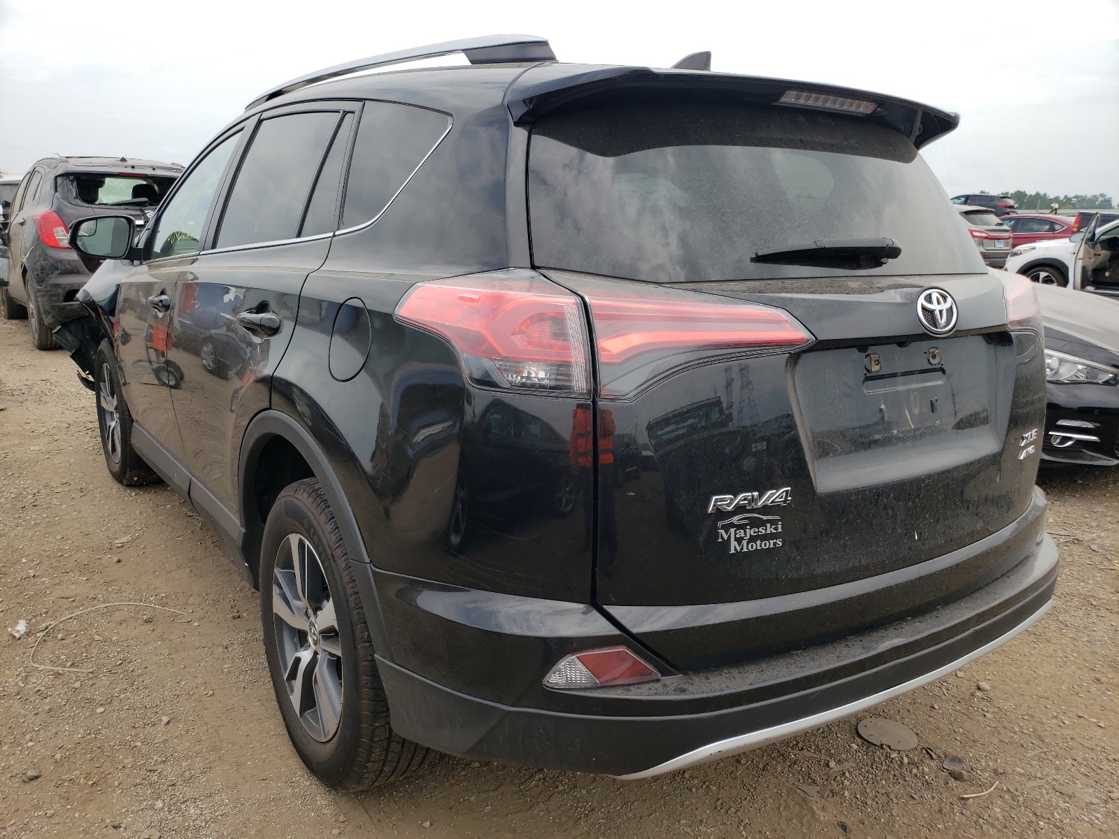 Photo 3 from auction – 2016 TOYOTA RAV4 XLE with VIN 2T3RFREV5GW443376
