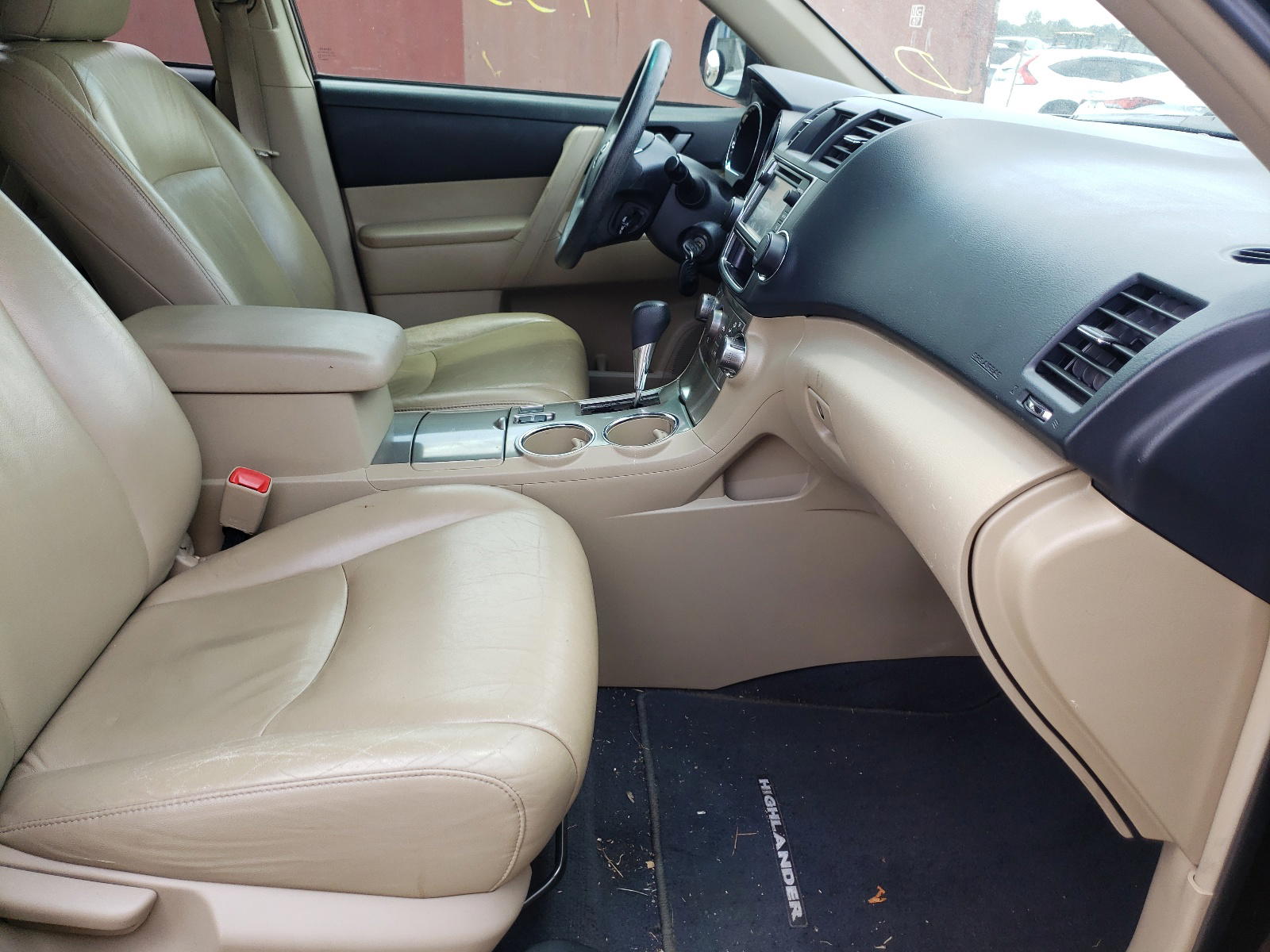 Photo 5 from auction – 2013 TOYOTA HIGHLANDER with VIN 5TDZA3EH1DS043155