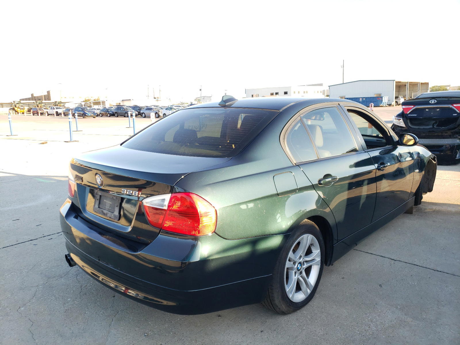 Photo 4 from auction – 2008 BMW 328 I with VIN WBAVA37558NL47177
