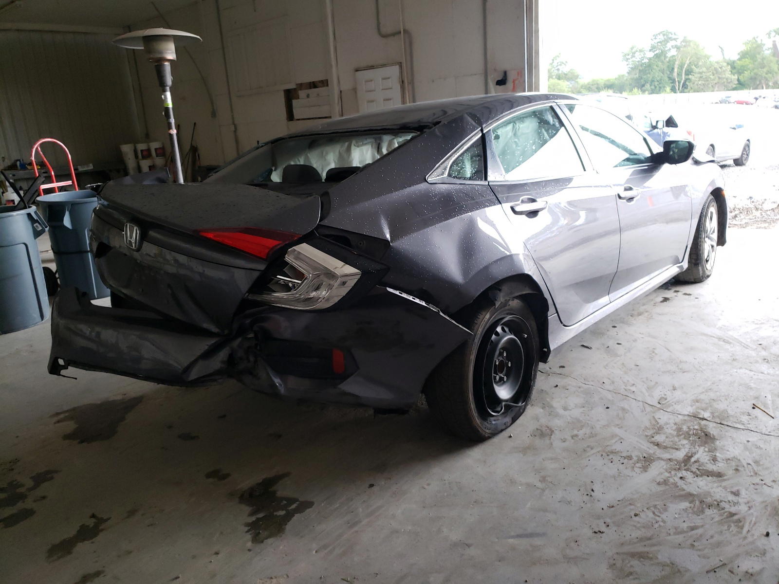 Photo 4 from auction – 2017 HONDA CIVIC LX with VIN 19XFC2F53HE021198
