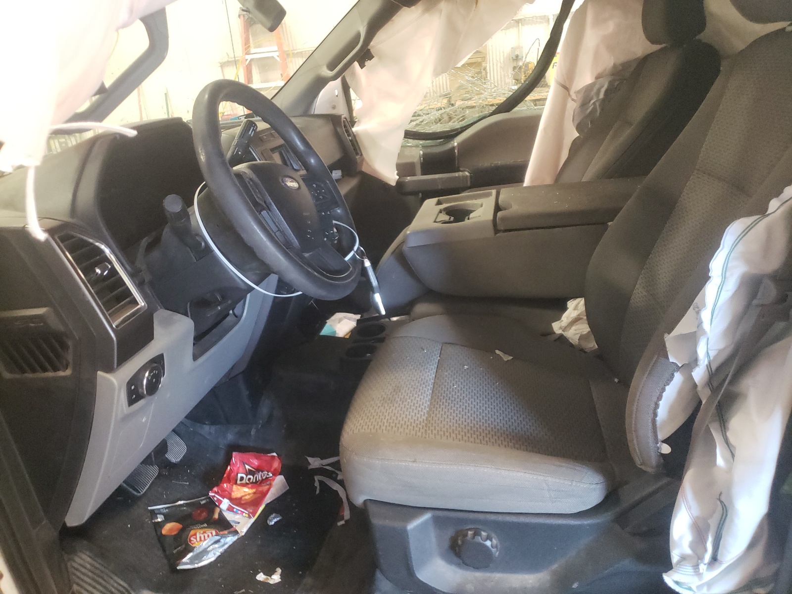 Photo 5 from auction – 2016 FORD F150 SUPER with VIN 1FTFW1EF7GKF36695