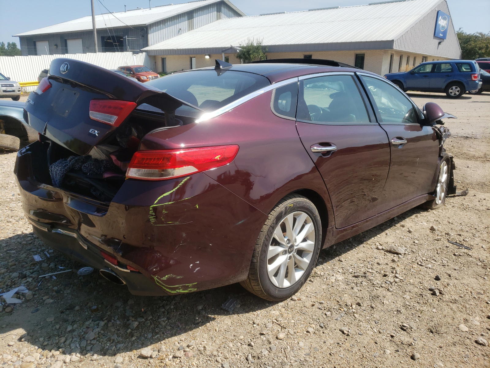 Photo 4 from auction – 2016 KIA OPTIMA EX with VIN 5XXGU4L37GG085458
