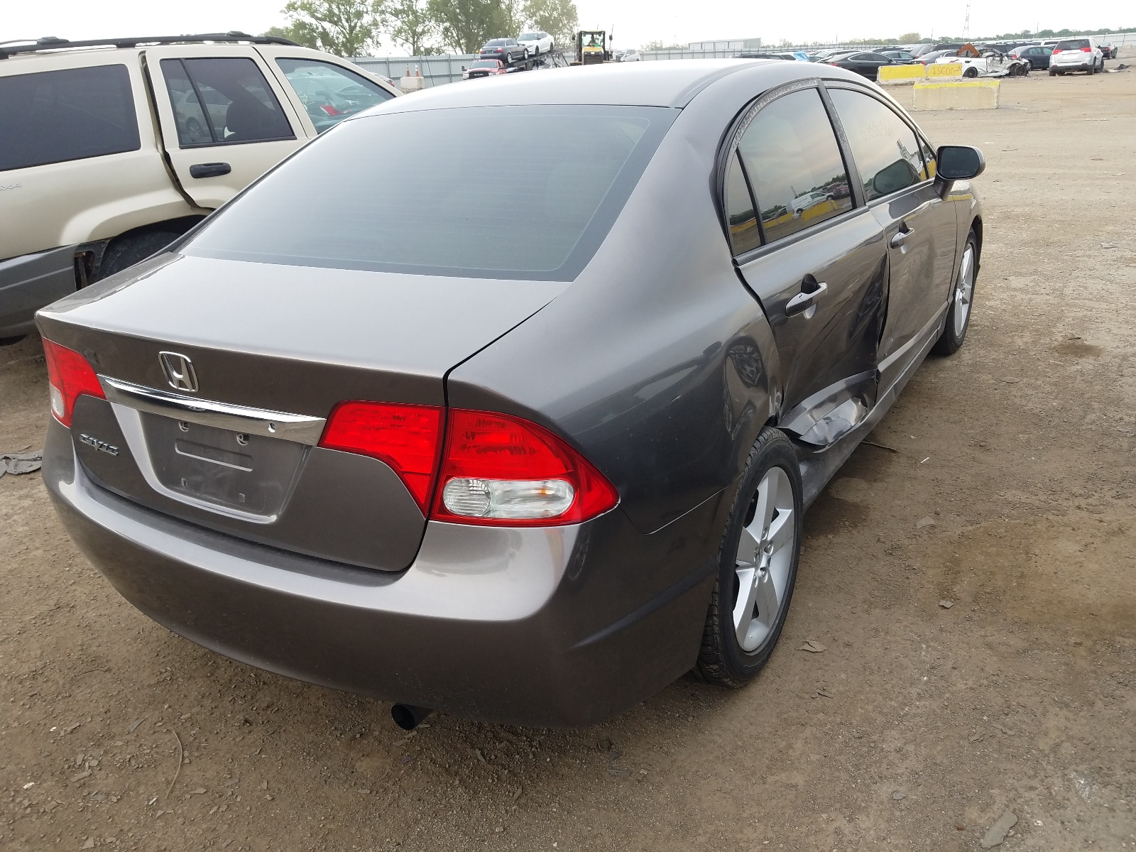 Photo 4 from auction – 2009 HONDA CIVIC LX with VIN 19XFA16539E016908