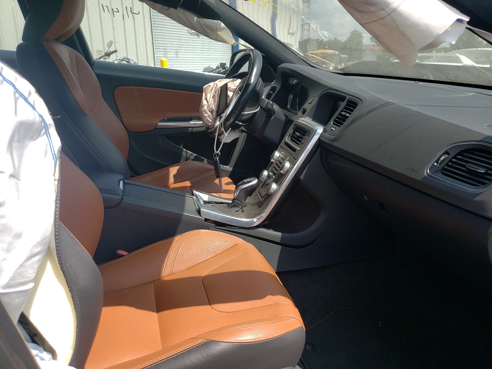 Photo 5 from auction – 2016 VOLVO S60 PREMIE with VIN YV1612TK7G2393133