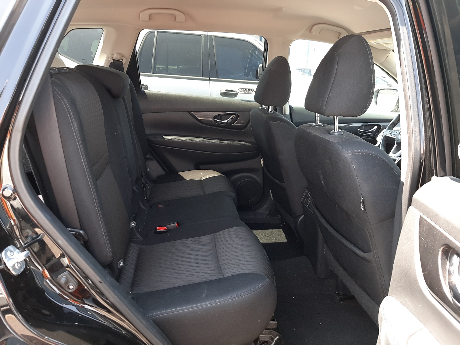 Photo 6 from auction – 2017 NISSAN ROGUE S with VIN 5N1AT2MTXHC829868