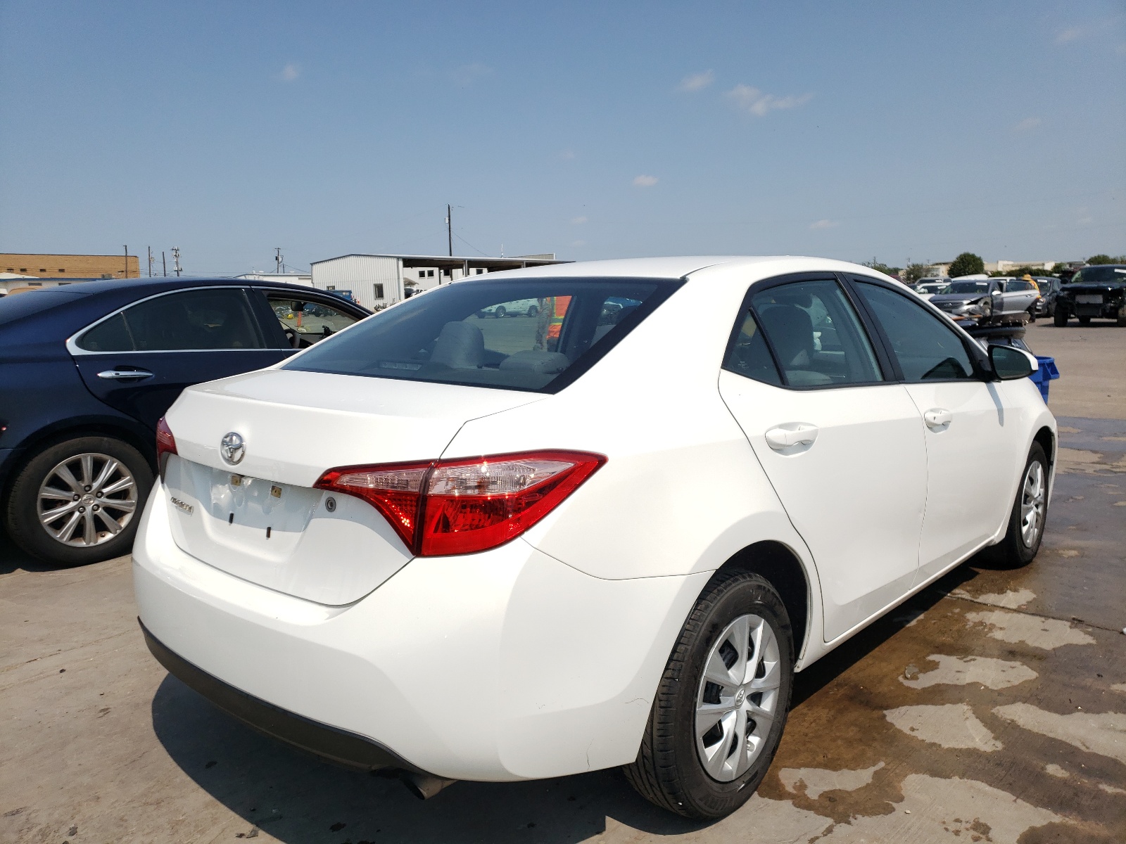 Photo 4 from auction – 2018 TOYOTA COROLLA L with VIN 5YFBURHE6JP780790