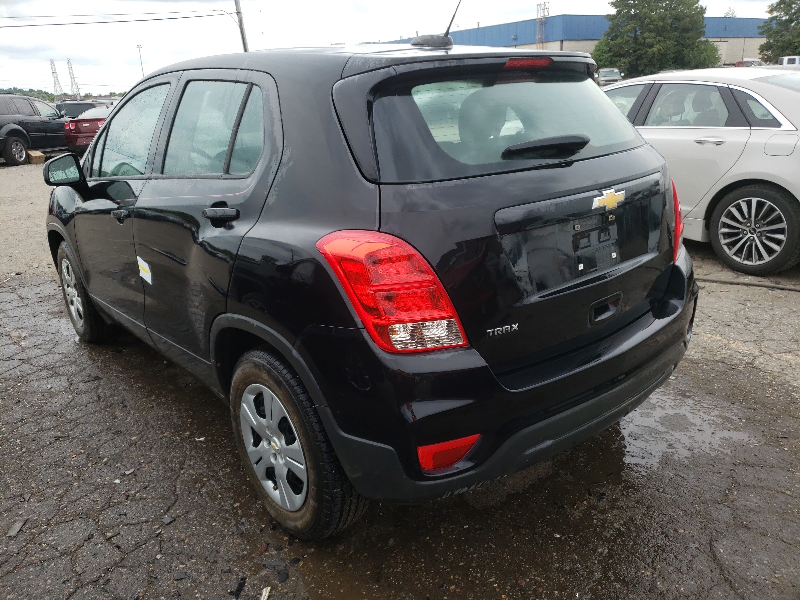 Photo 3 from auction – 2017 CHEVROLET TRAX LS with VIN 3GNCJKSB4HL175734
