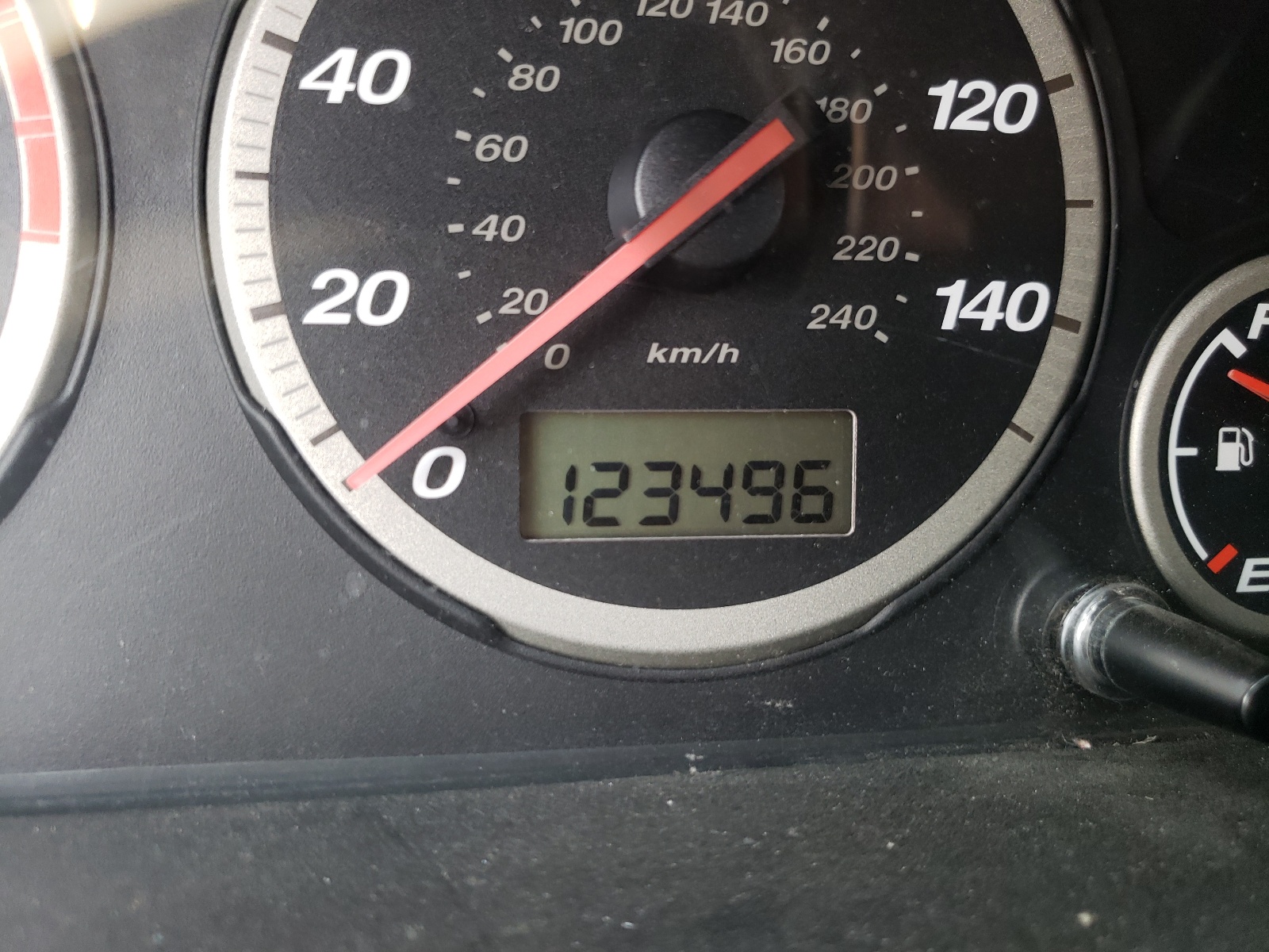 Photo 8 from auction – 2002 HONDA CR-V EX with VIN JHLRD78832C000769